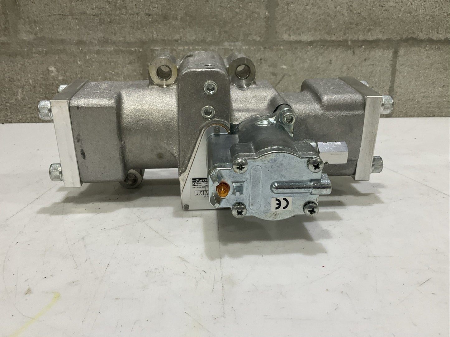 PARKER L6758910253 K175903553 SOLENOID VALVE 140 PSIG 120/110VAC 60/50HZ 12W Z2M