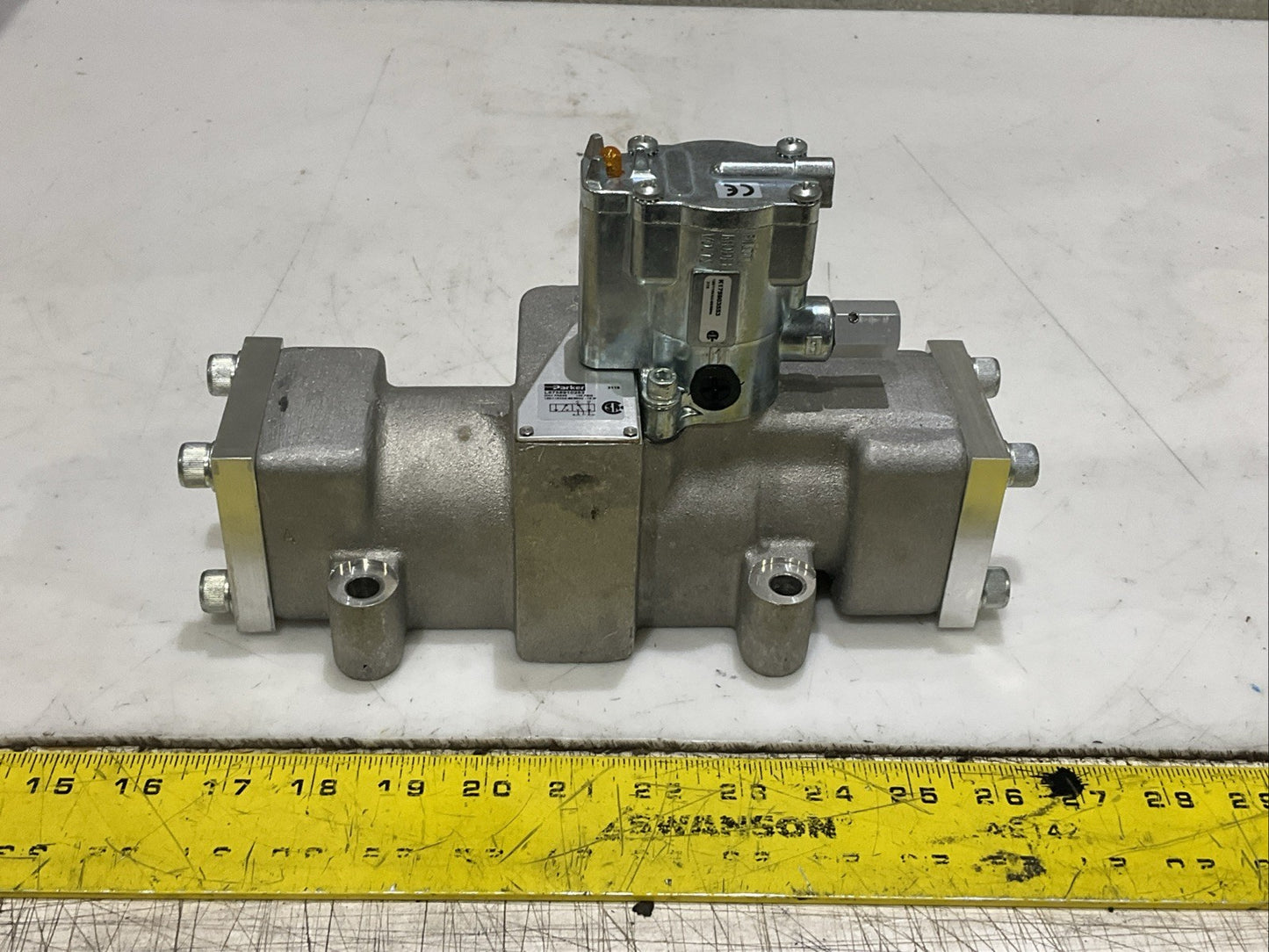 PARKER L6758910253 K175903553 SOLENOID VALVE 140 PSIG 120/110VAC 60/50HZ 12W Z2M