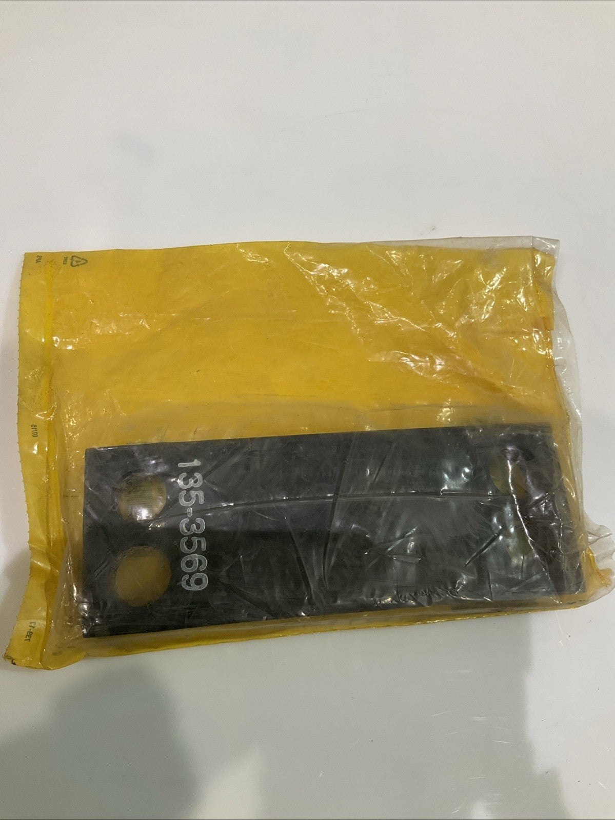 CAT- CATERPILLARS 1353569 OEM BELT LOT OF 2 Z2M