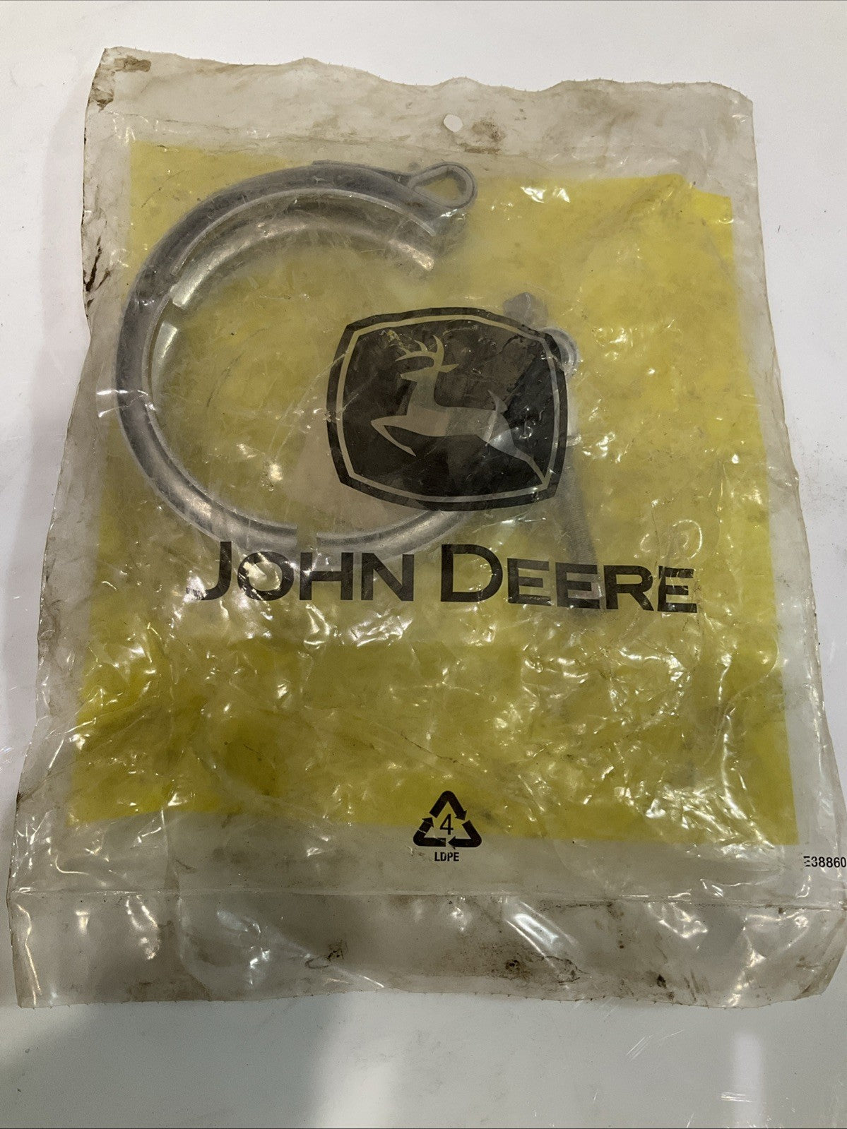 JOHN DEERE RE289839 V-CLAMP ASSEMBLY Z2M