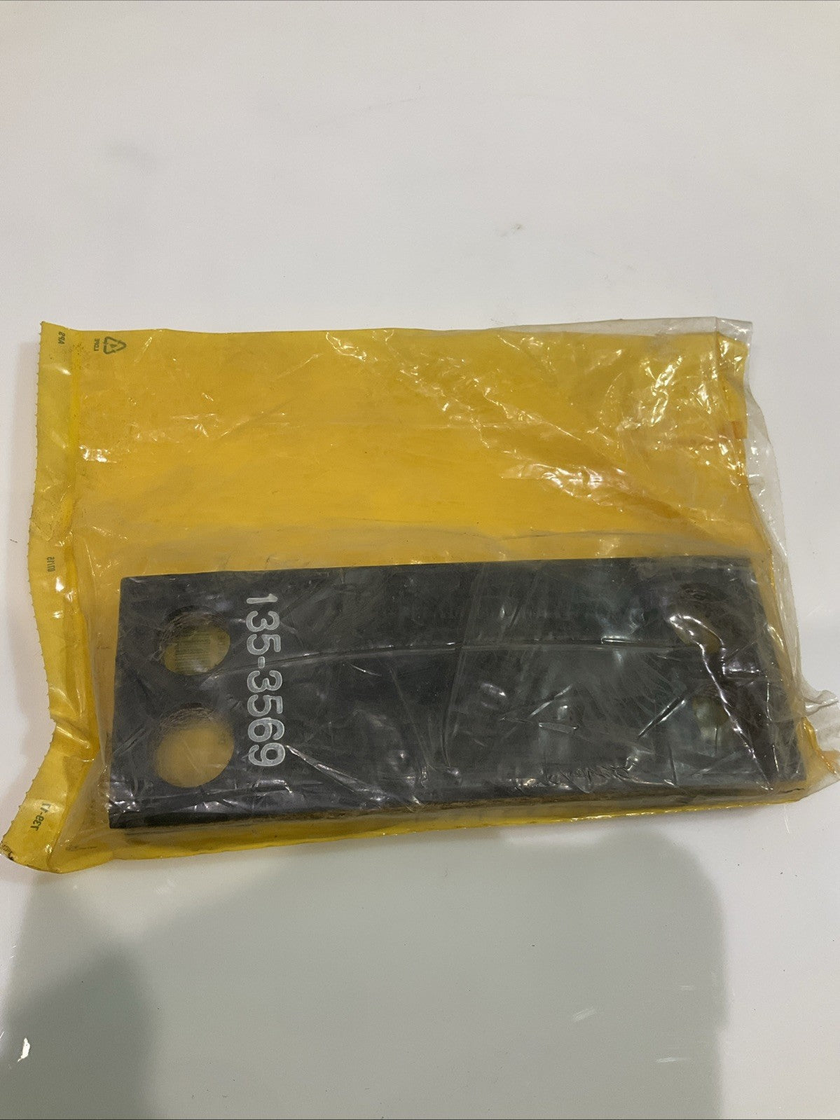 CAT- CATERPILLARS 1353569 OEM BELT LOT OF 2 Z2M
