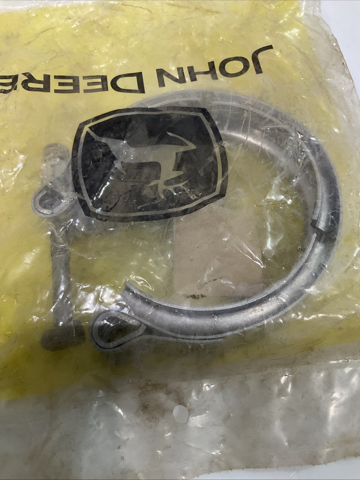 JOHN DEERE RE289839 V-CLAMP ASSEMBLY Z2M