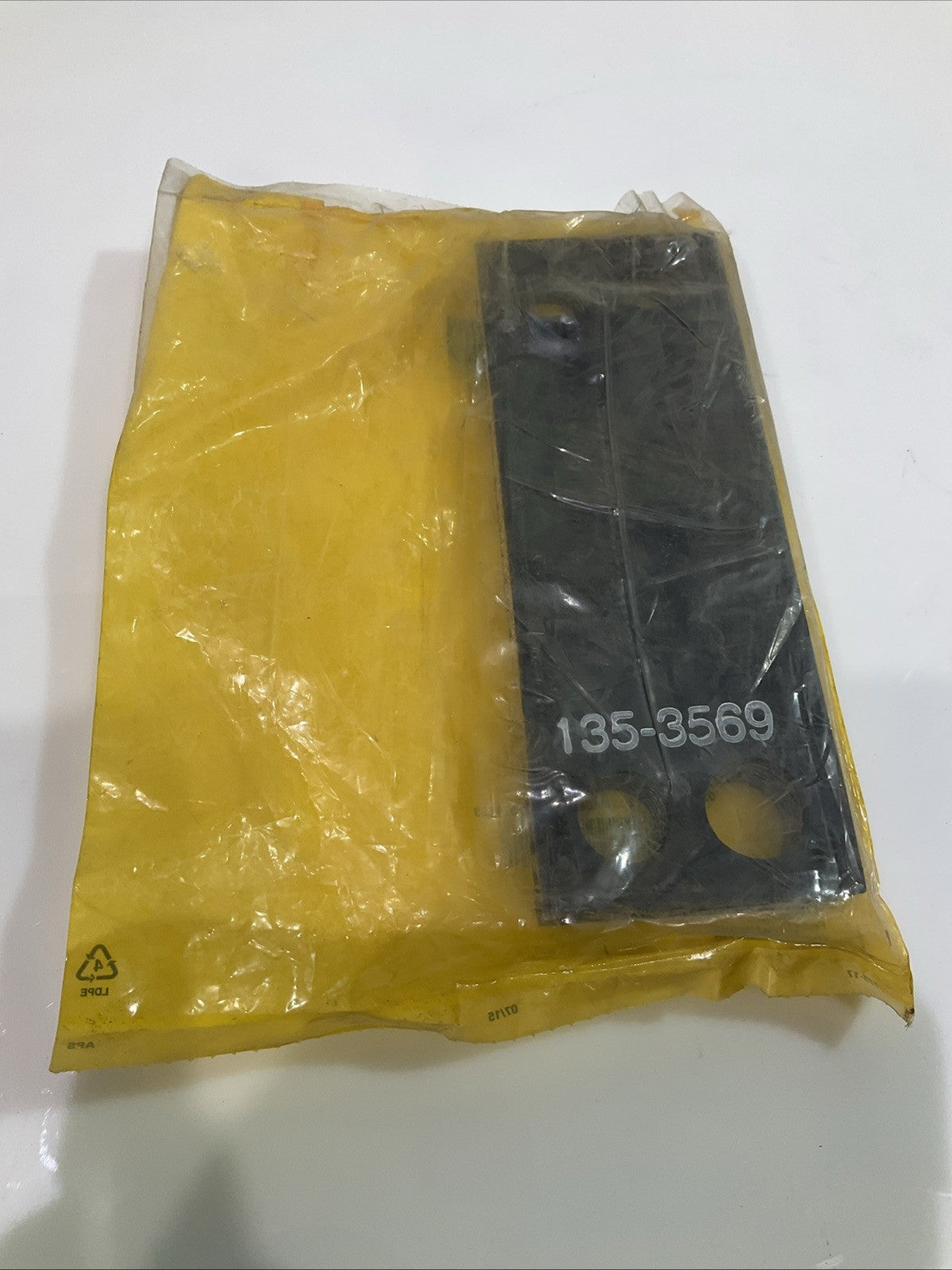 CAT- CATERPILLARS 1353569 OEM BELT LOT OF 2 Z2M