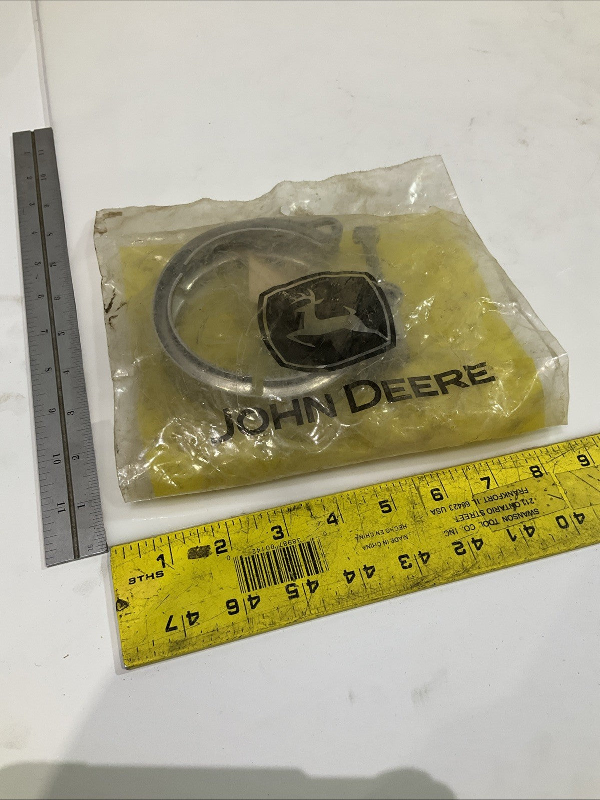 JOHN DEERE RE289839 V-CLAMP ASSEMBLY Z2M