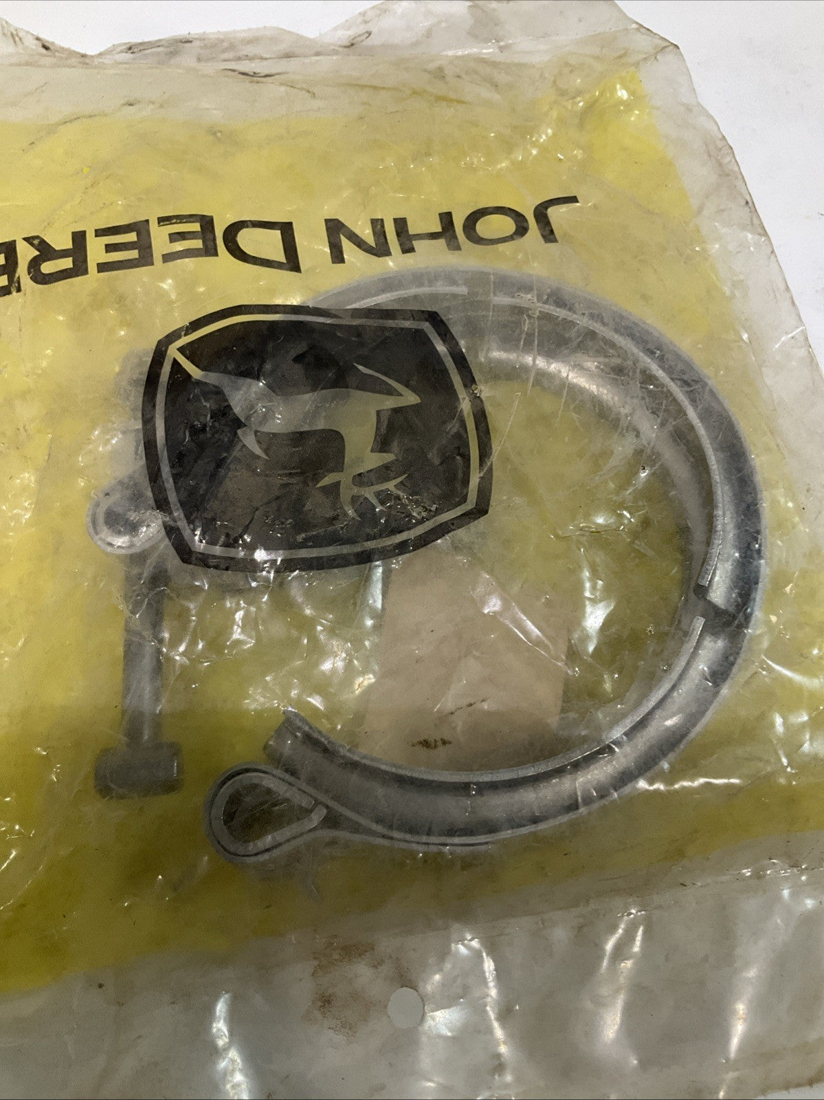 JOHN DEERE RE289839 V-CLAMP ASSEMBLY Z2M