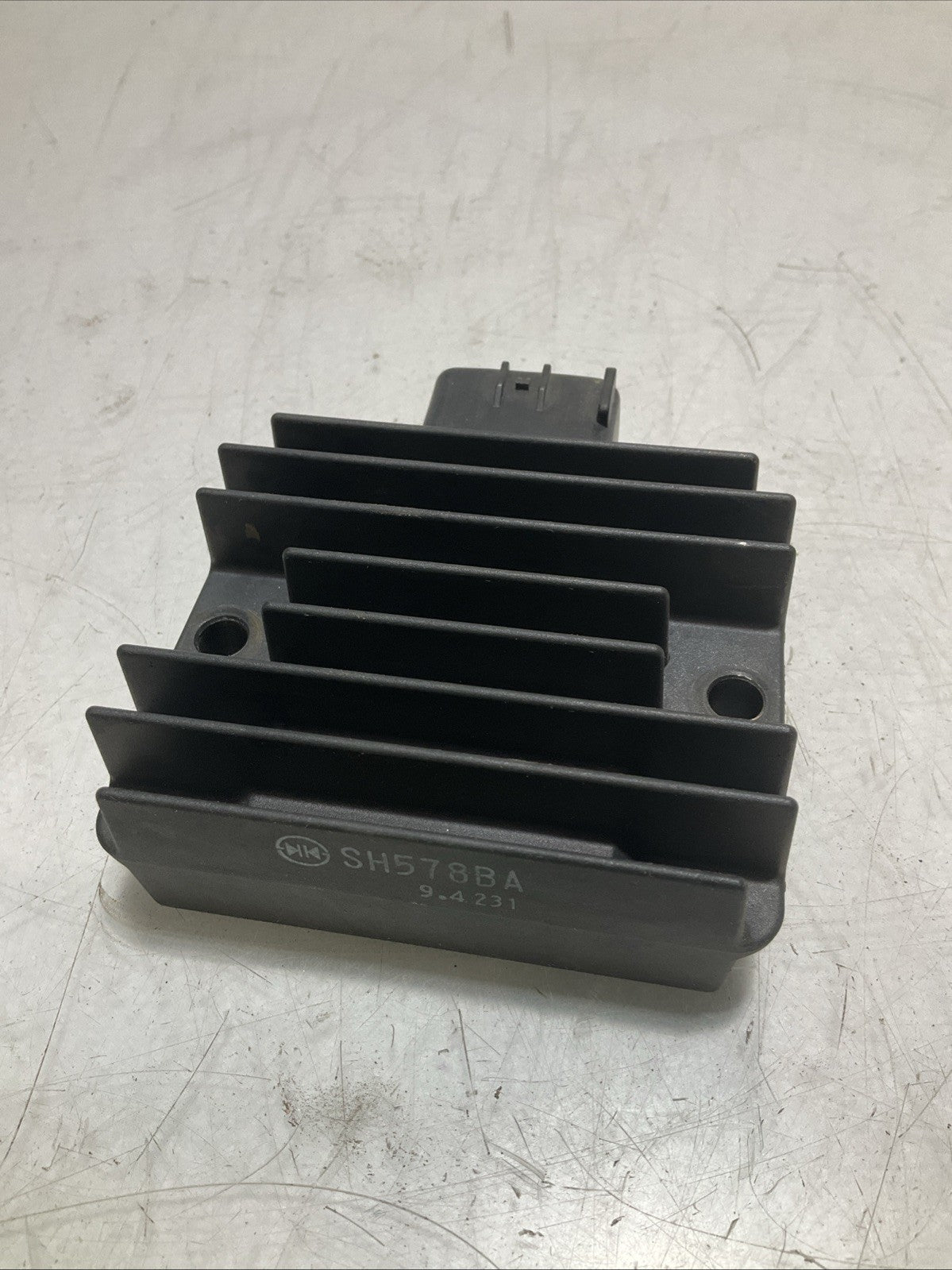KAWASAKI 21066-0010 REGULATOR VOLTAGE Z2M