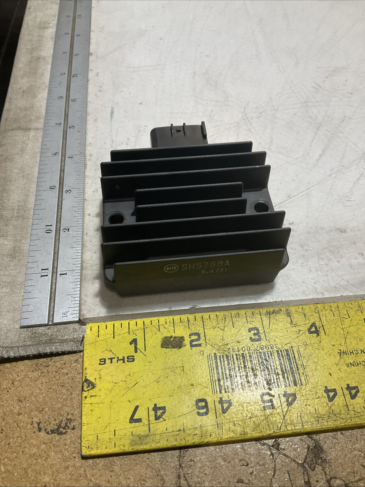 KAWASAKI 21066-0010 REGULATOR VOLTAGE Z2M