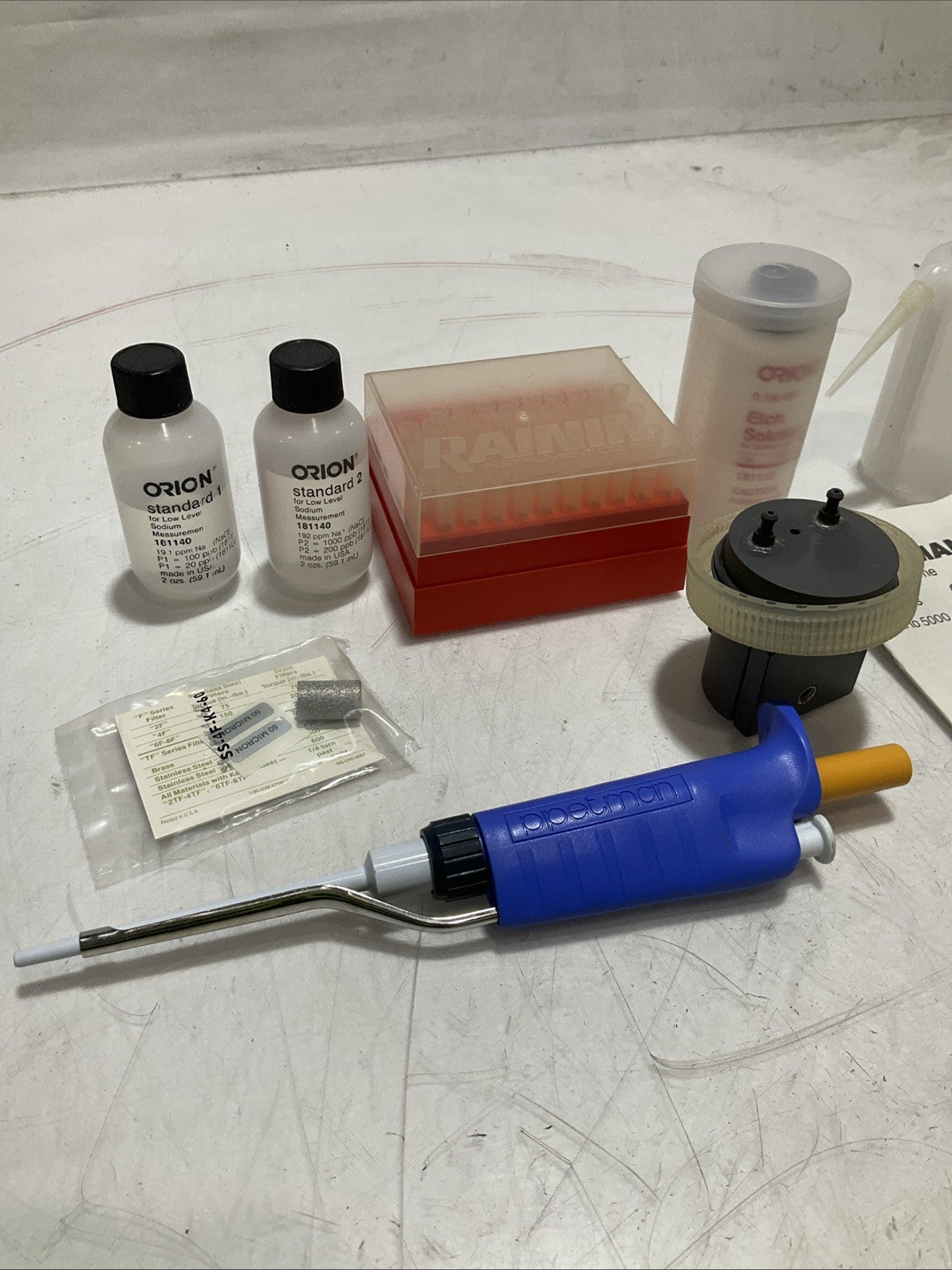 ORION 1811LL SODIUM MONITOR CALIBRATION EQUIPMENT KIT AS PICTURED Z2M
