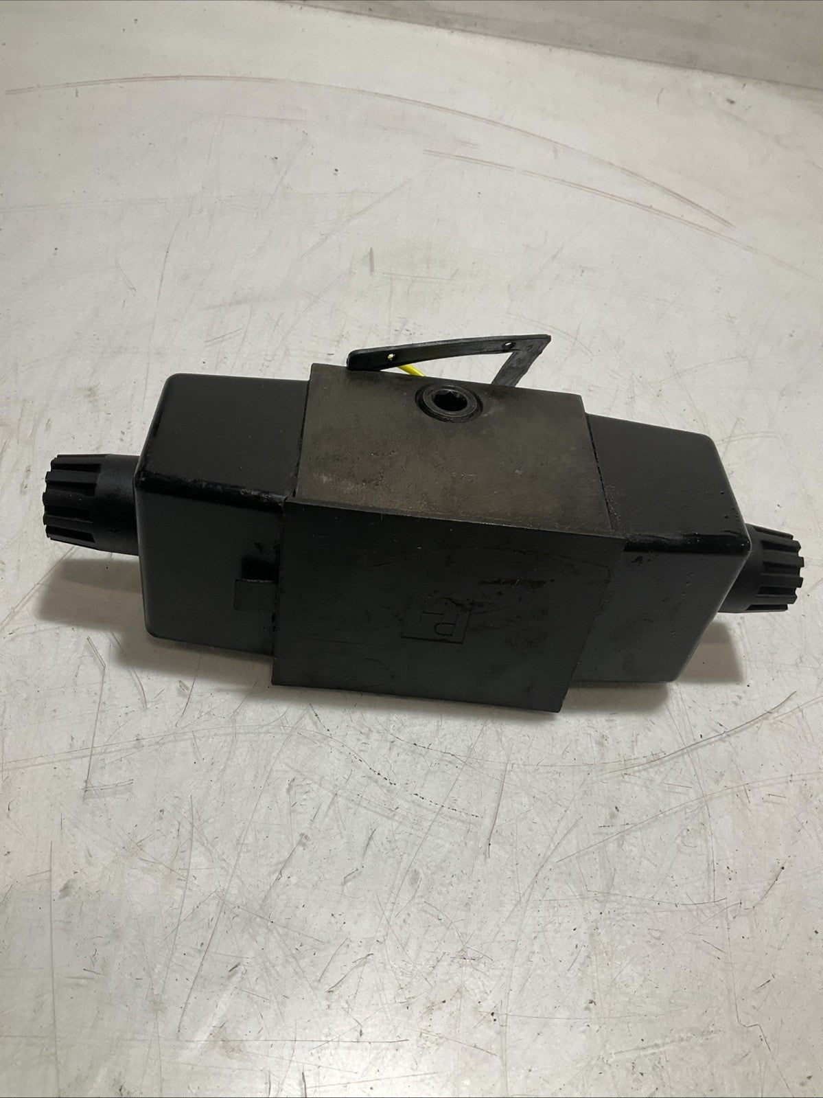 PARKER D3W1CNYC HYDRAULIC DIVISION VALVE Y2M
