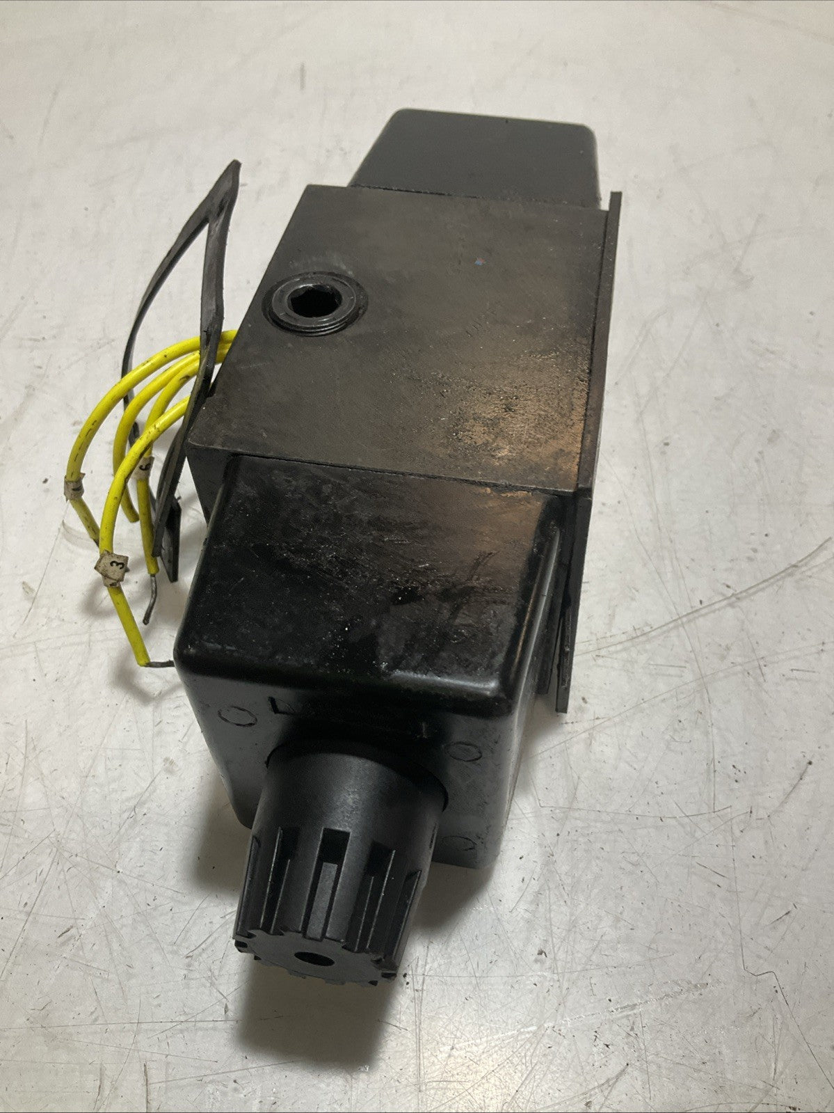 PARKER D3W1CNYC HYDRAULIC DIVISION VALVE Y2M