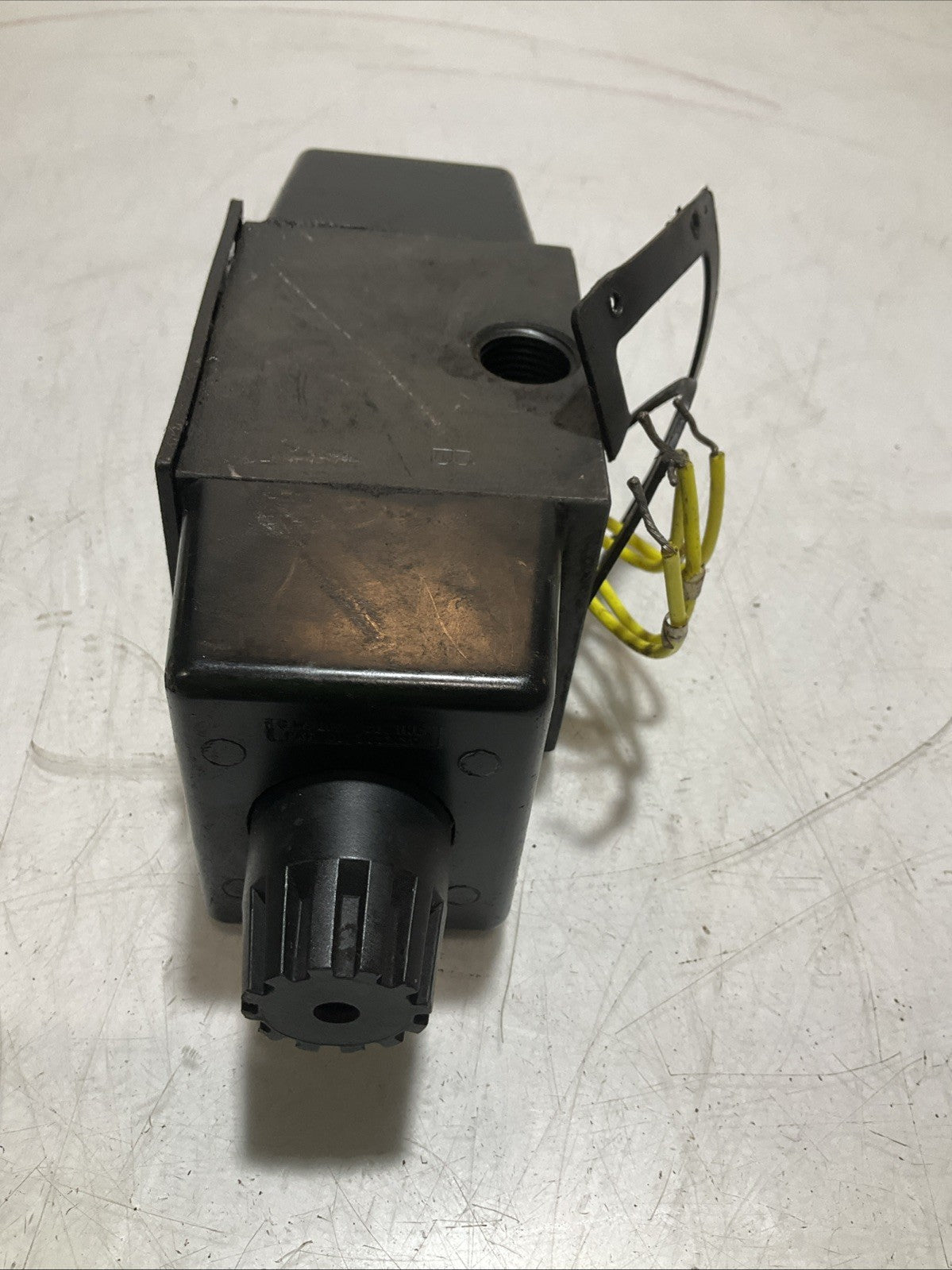 PARKER D3W1CNYC HYDRAULIC DIVISION VALVE Y2M