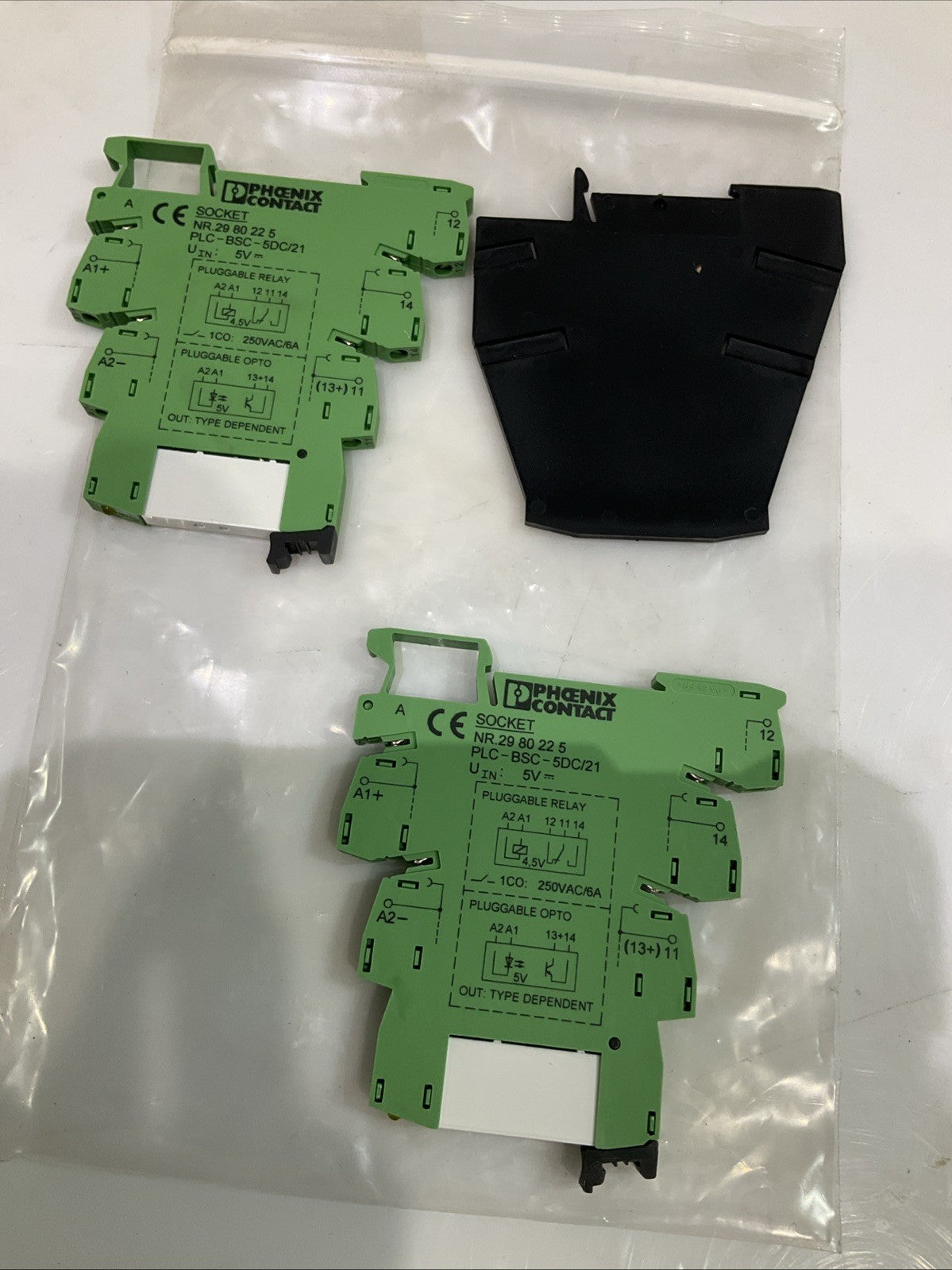 PHOENIX CONTACT NR. 2980225 CONTACT BLOCK RELAY BASE LOT OF 4 Y2M