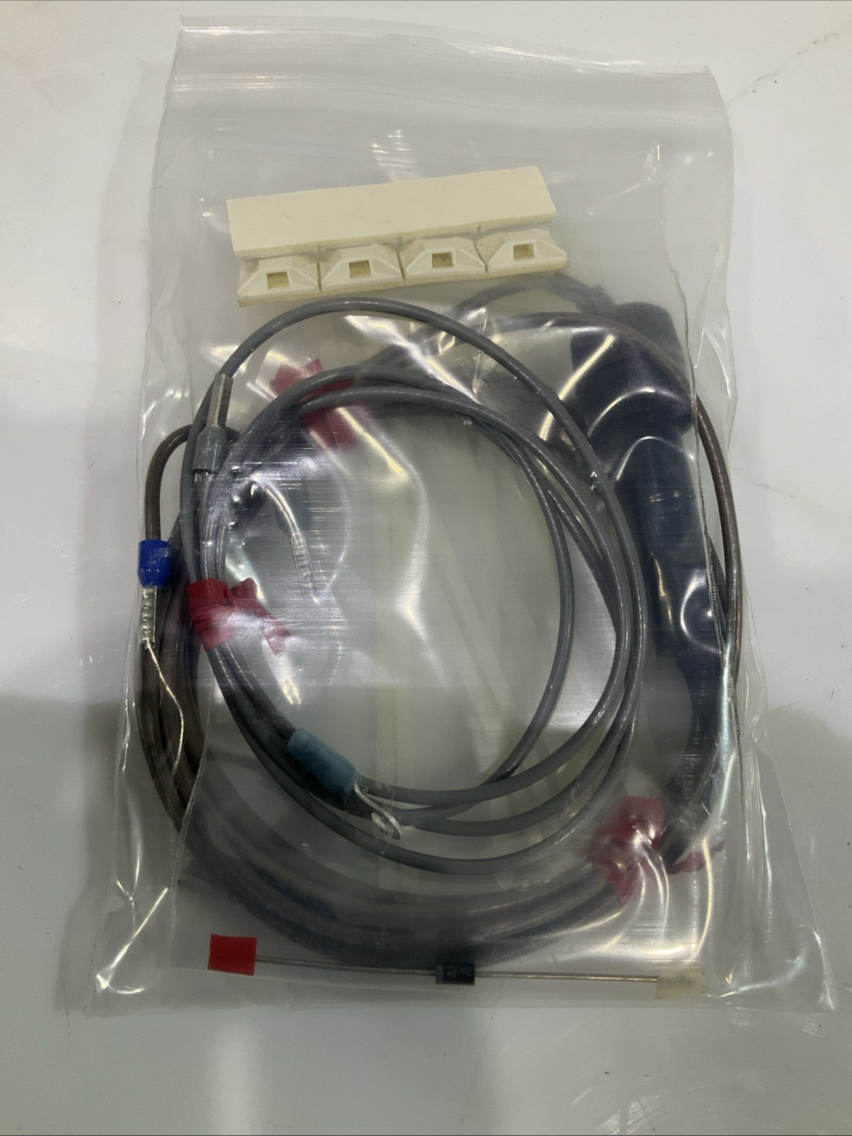 PHOENIX CONTACT NR. 2980225 CONTACT BLOCK RELAY BASE LOT OF 4 Y2M