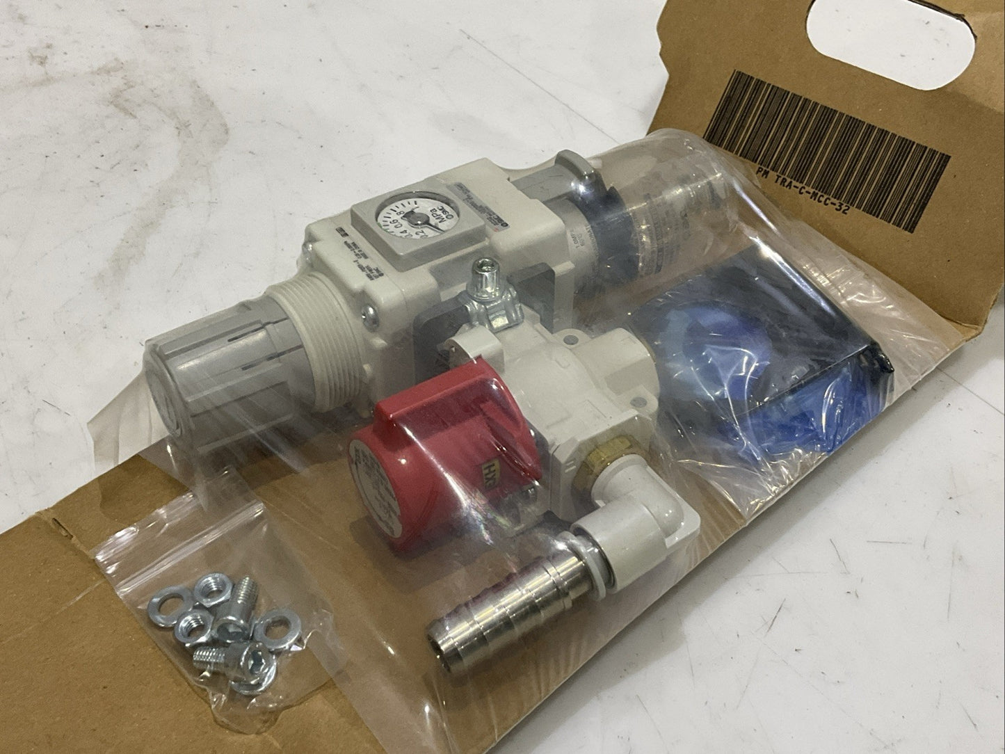 SMC AC30-OAO00073 AW30-F03EH-8 PNEUMATIC FILTER REGULATOR 3/8 IN .85MPa Z2M