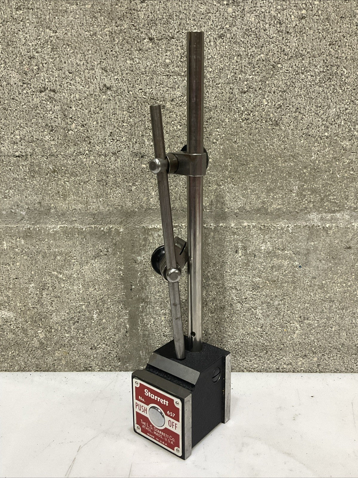 STARRETT 657 AA MAGNETIC BASE INDICATOR HOLDER Z2M