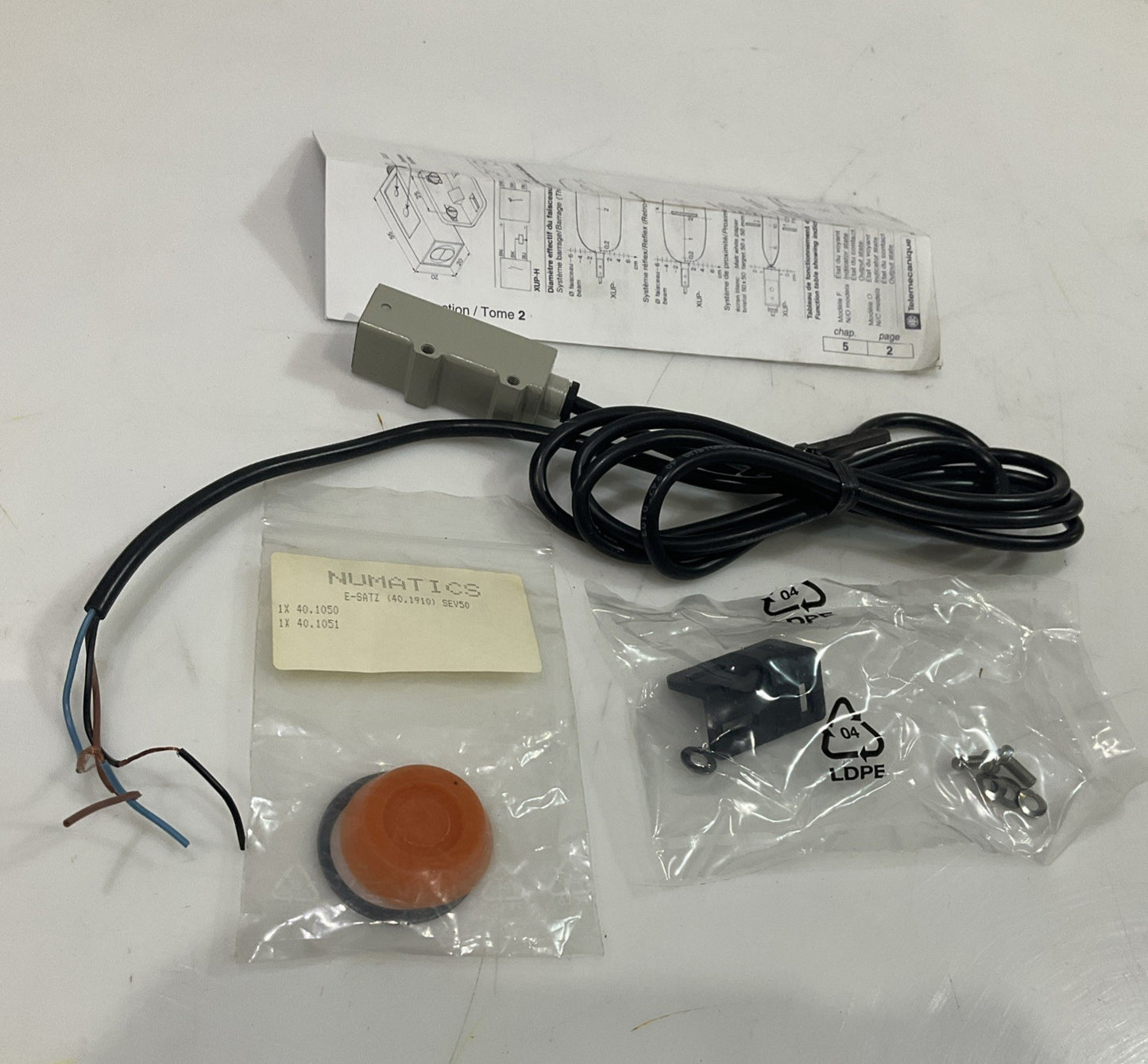 TELEMECANIQUE XUP J02313 - 034418 PHOTOELECTRIC SENSOR Z2M