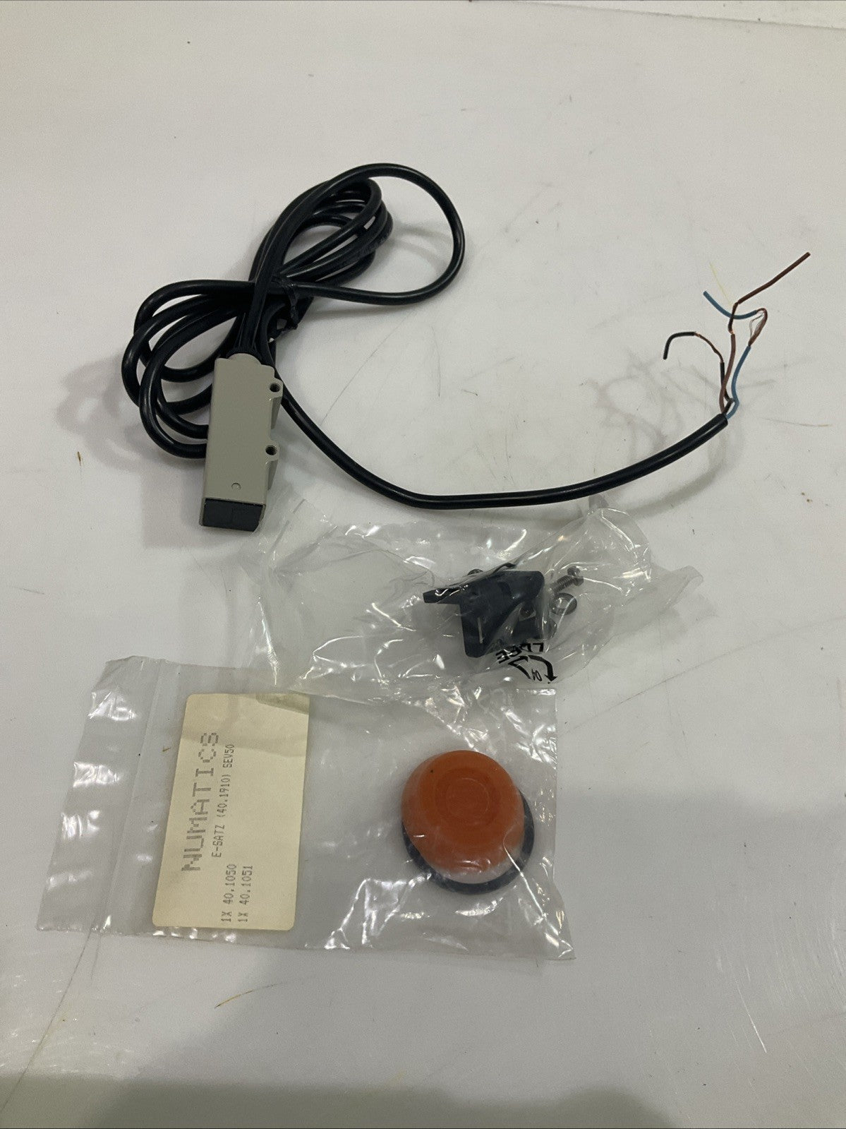 TELEMECANIQUE XUP J02313 - 034418 PHOTOELECTRIC SENSOR Z2M