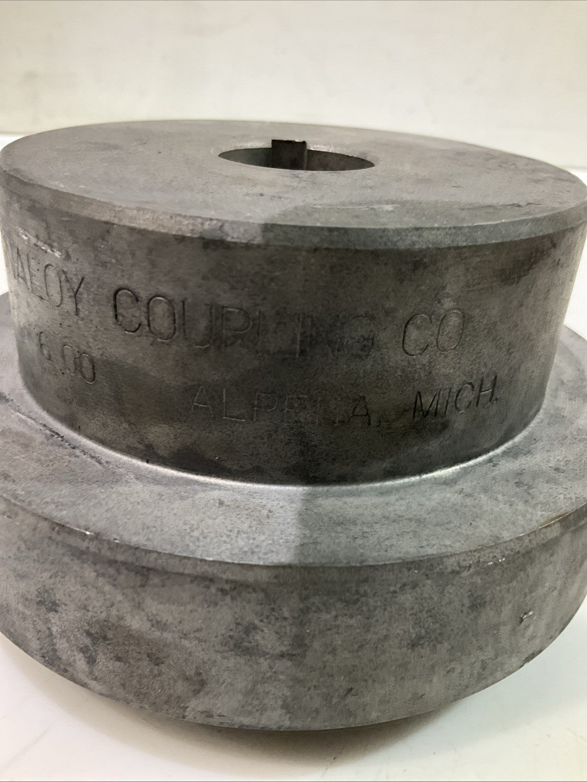 MAGNALOY 600 2-2-3/8 X5/8 FLEXIBLE COUPLING ROUND BORE HUB Z2M