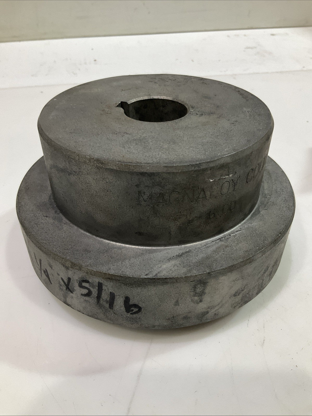 MAGNALOY 600 2-2-3/8 X5/8 FLEXIBLE COUPLING ROUND BORE HUB Z2M