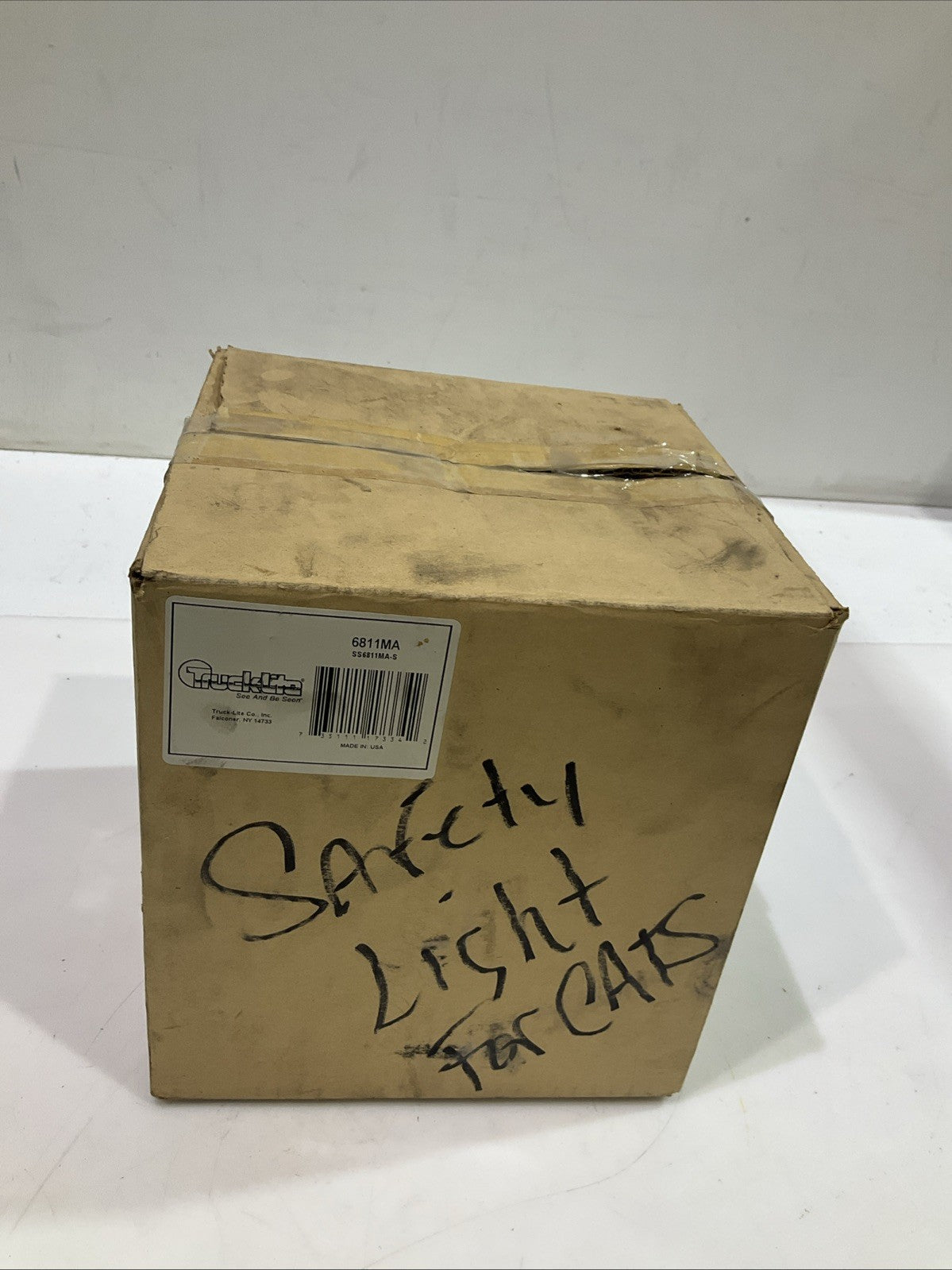 TRUCK-LITE 6811MA MEDIUM PROFILE YELLOW SAFETY LIGHT Z2M