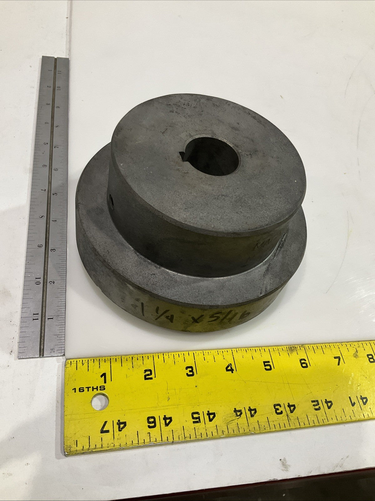 MAGNALOY 600 2-2-3/8 X5/8 FLEXIBLE COUPLING ROUND BORE HUB Z2M