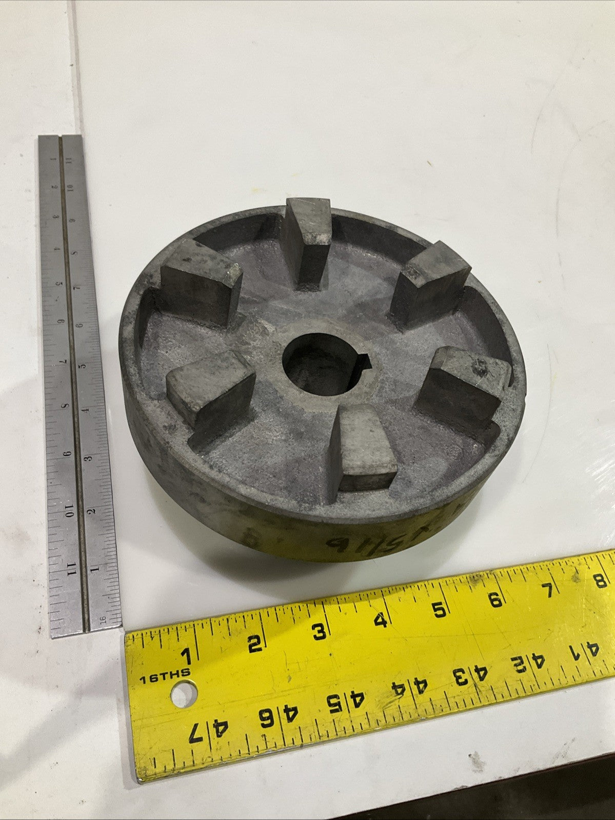 MAGNALOY 600 2-2-3/8 X5/8 FLEXIBLE COUPLING ROUND BORE HUB Z2M