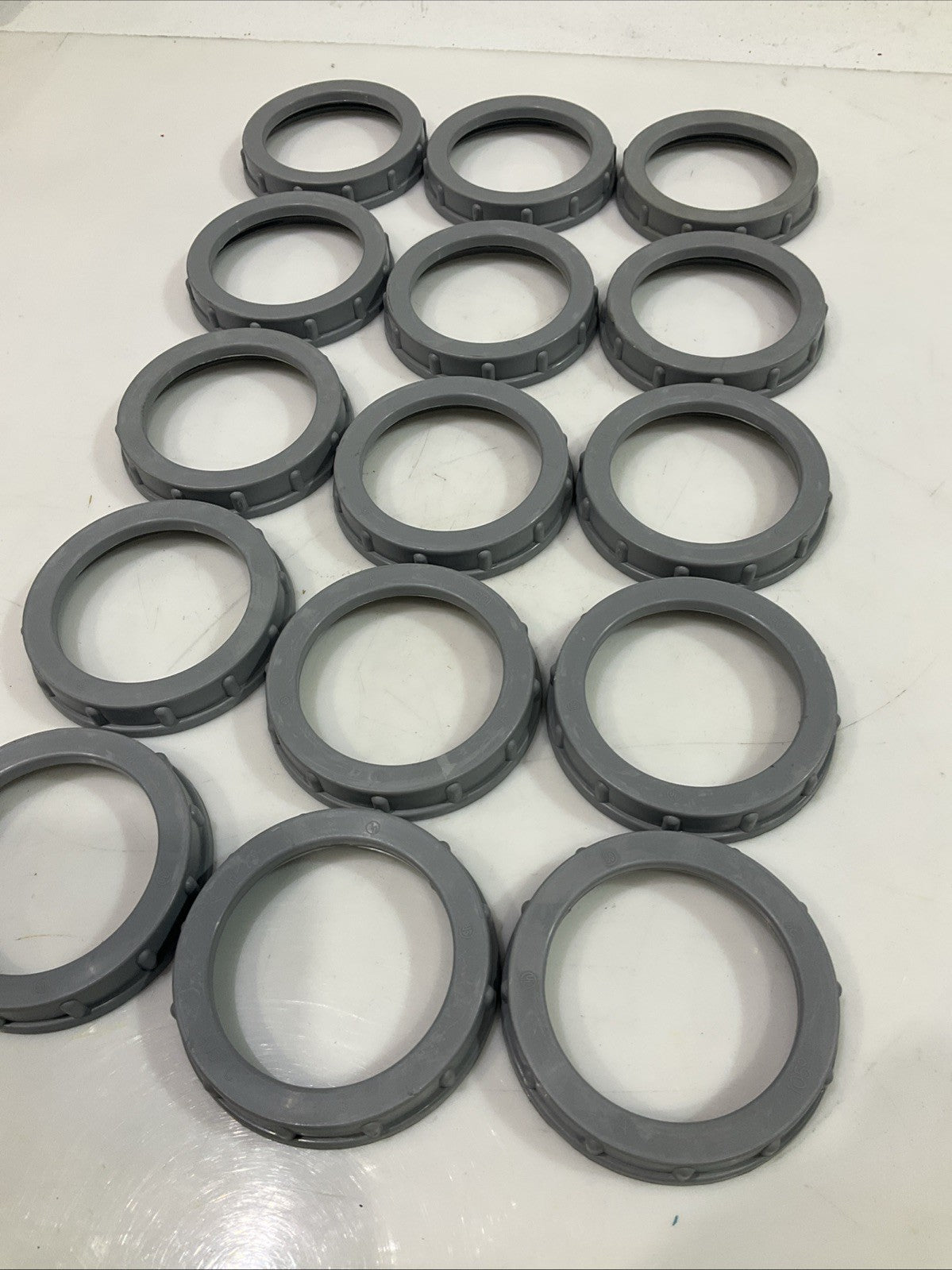 ARLINTON 447 SIZE 3 PLASTIC INSULATING BUSHINGS 105 DEGREE C RATE LOT OF 15 Z2M