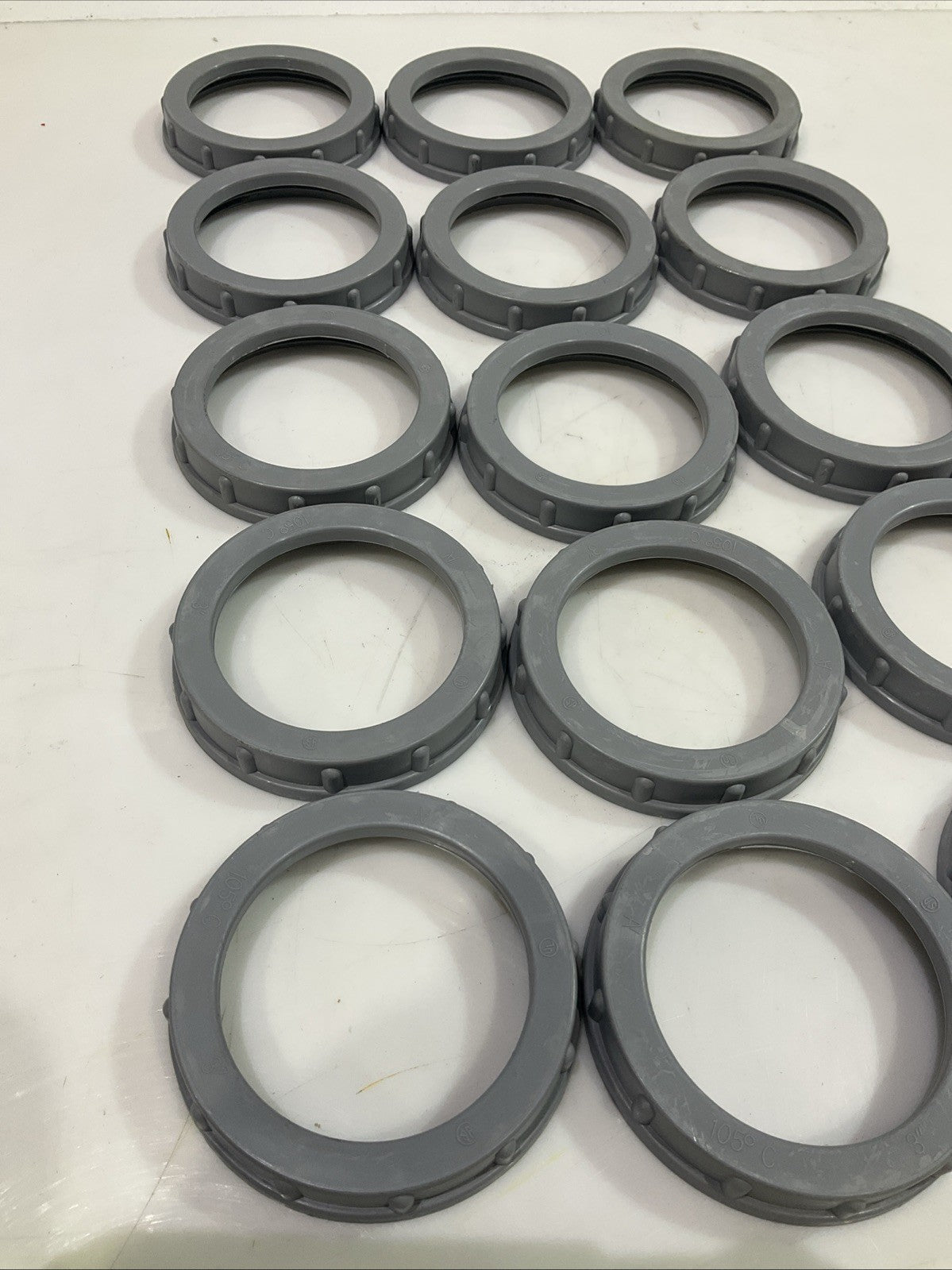 ARLINTON 447 SIZE 3 PLASTIC INSULATING BUSHINGS 105 DEGREE C RATE LOT OF 15 Z2M