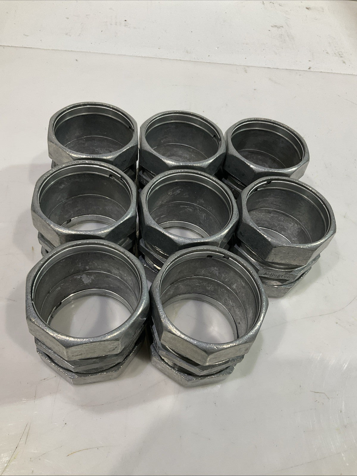 ARLINGTON 836 2-1/2 CONCRETE / RAINTIGHT COMPRESSION COUPLING CONDUIT QTY 8 Z2M