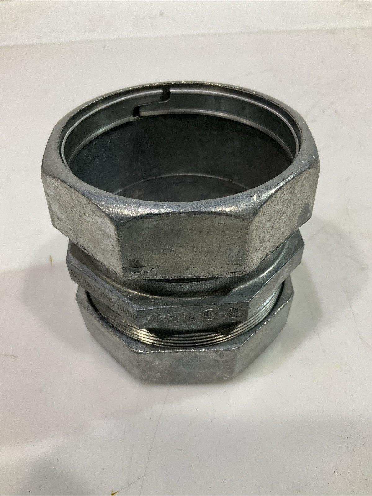 ARLINGTON 836 2-1/2 CONCRETE / RAINTIGHT COMPRESSION COUPLING CONDUIT QTY 8 Z2M