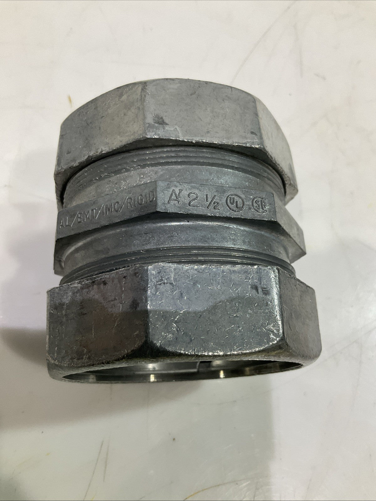 ARLINGTON 836 2-1/2 CONCRETE / RAINTIGHT COMPRESSION COUPLING CONDUIT QTY 8 Z2M