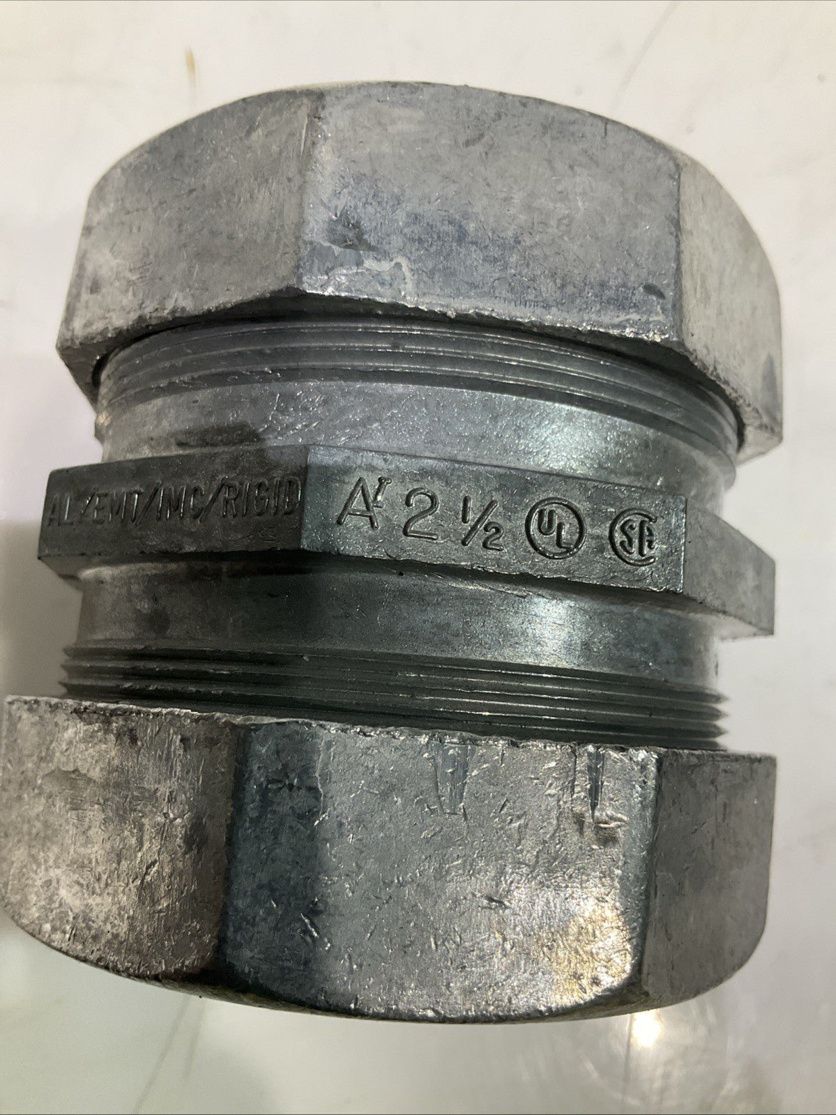 ARLINGTON 836 2-1/2 CONCRETE / RAINTIGHT COMPRESSION COUPLING CONDUIT QTY 8 Z2M