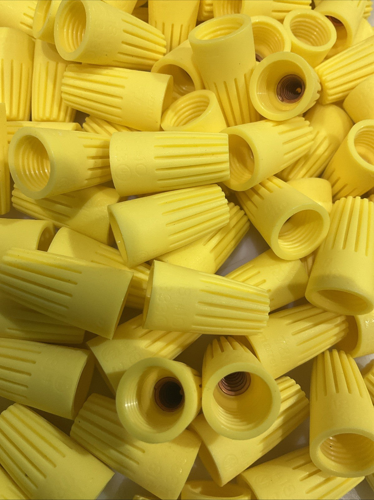 THOMAS&BETTS 333 YELLOW MARRETTE XTPLUS #18-#10 WIRE CONNECTOR LOT OF 4 Z2M