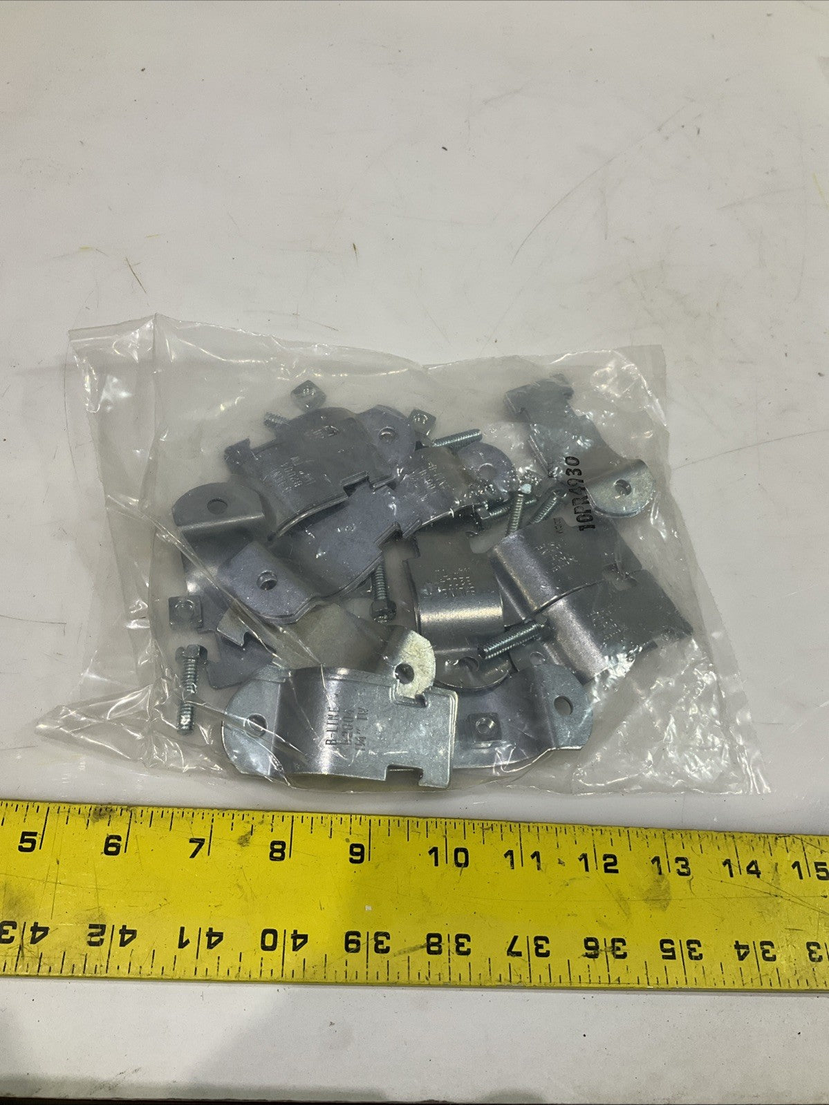 COOPER B-LINE B2004ZN-1-1/4EMT PIPE AND CONDUIT STRUT CLAMP LOT OF 4 BAGS Z2M
