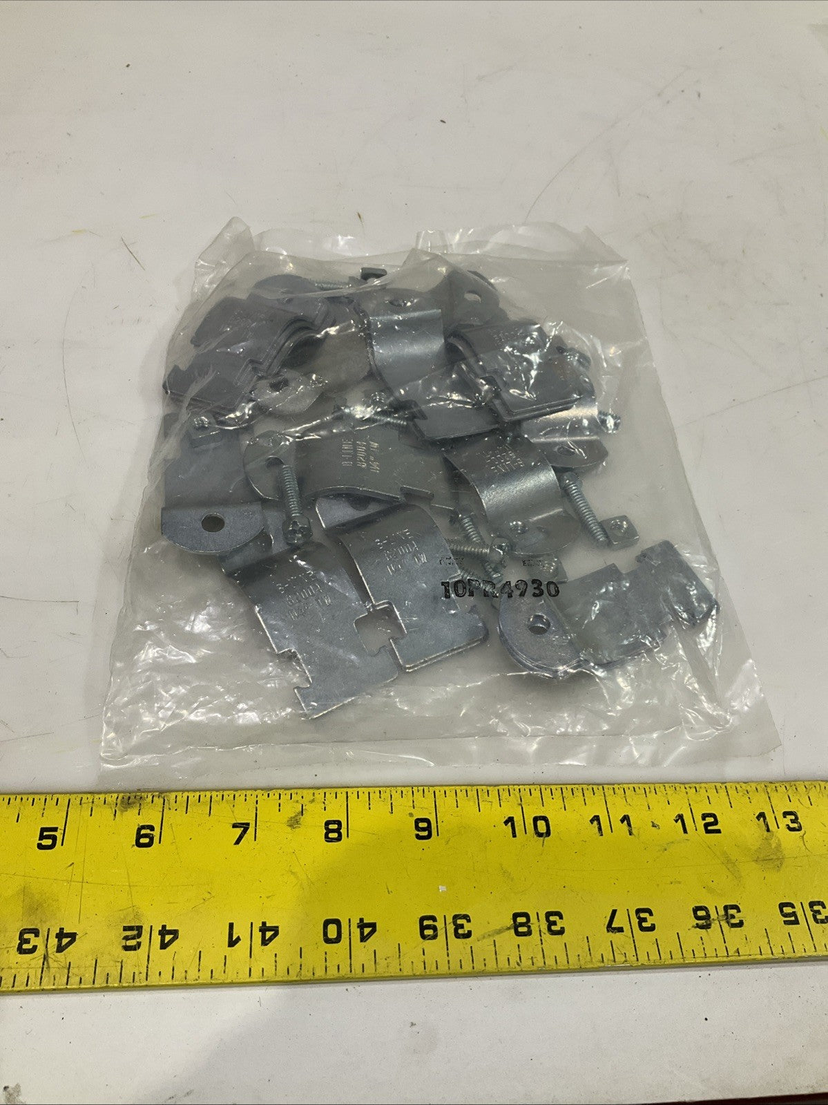 COOPER B-LINE B2004ZN-1-1/4EMT PIPE AND CONDUIT STRUT CLAMP LOT OF 4 BAGS Z2M