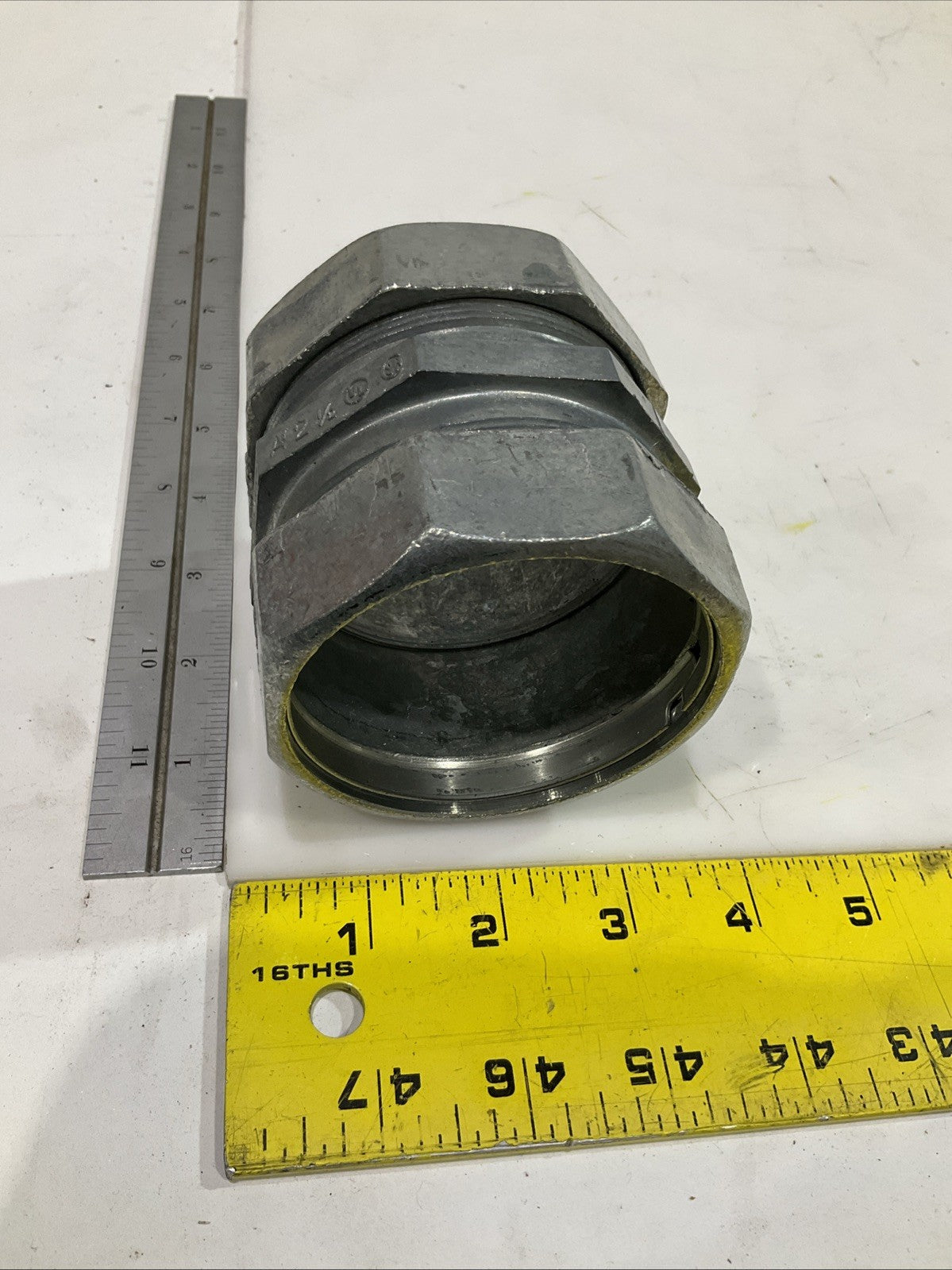 ARLINGTON 836 2-1/2 CONCRETE / RAINTIGHT COMPRESSION COUPLING CONDUIT QTY 8 Z2M