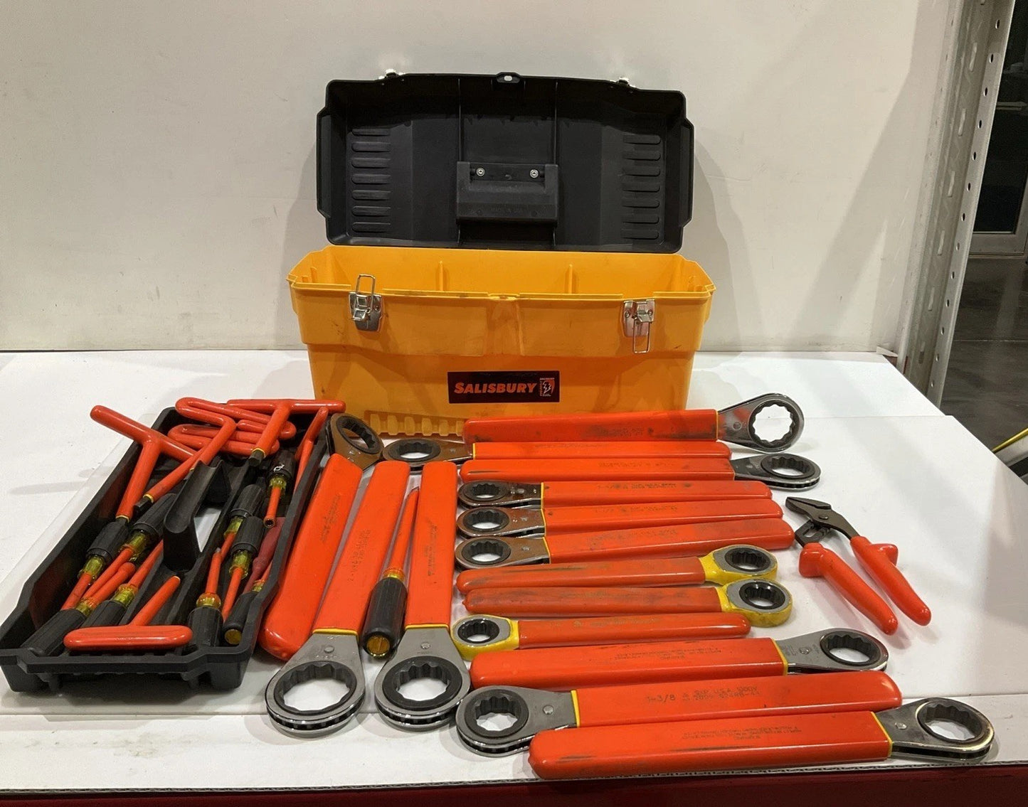 SALISBURY S24RB INSULATED TOOL KIT BOX 35 PIECES HEX & RATCHETING WRENCHS Z2M