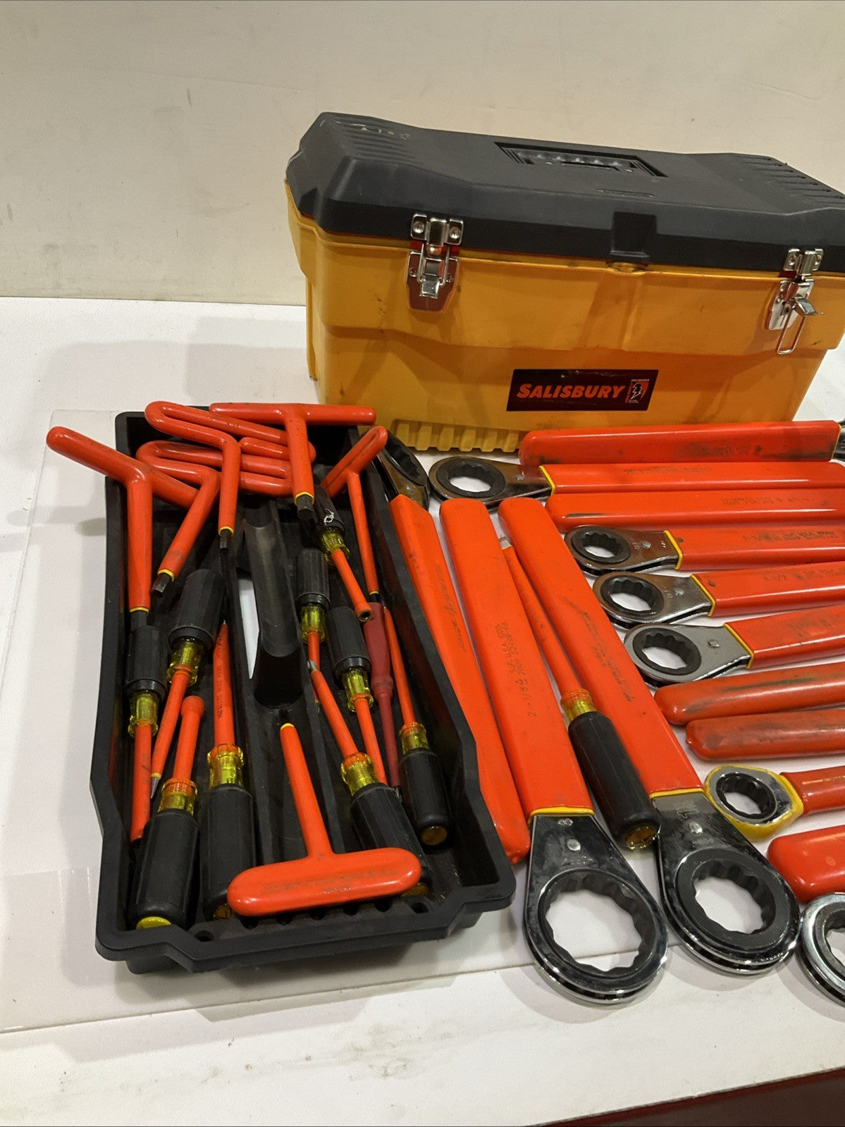 SALISBURY S24RB INSULATED TOOL KIT BOX 35 PIECES HEX & RATCHETING WRENCHS Z2M