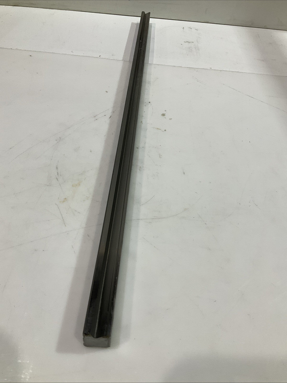 THK SR30W2SS-840L LM GUIDE LINEAR RAIL LOT OF 2 Z2M