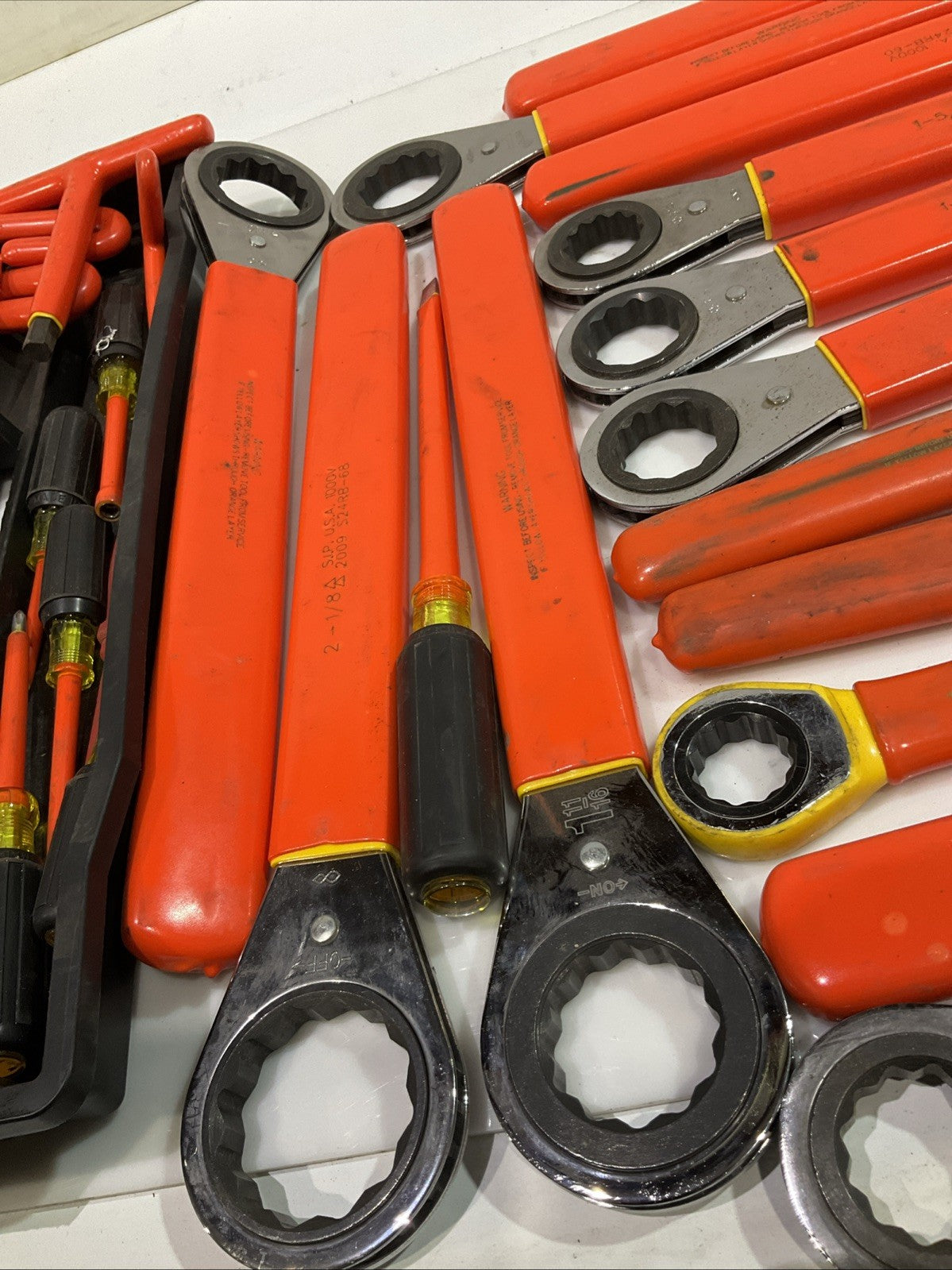 SALISBURY S24RB INSULATED TOOL KIT BOX 35 PIECES HEX & RATCHETING WRENCHS Z2M