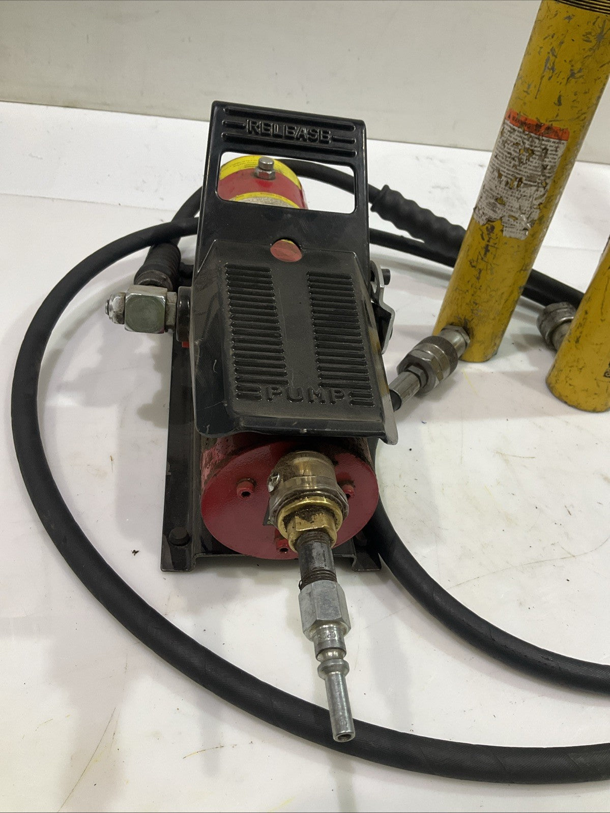 ENERPAC RC108 CENTRAL HYDRAULICS 10,000PSI AIR PUMP 10 TON F4720K SET Y2M
