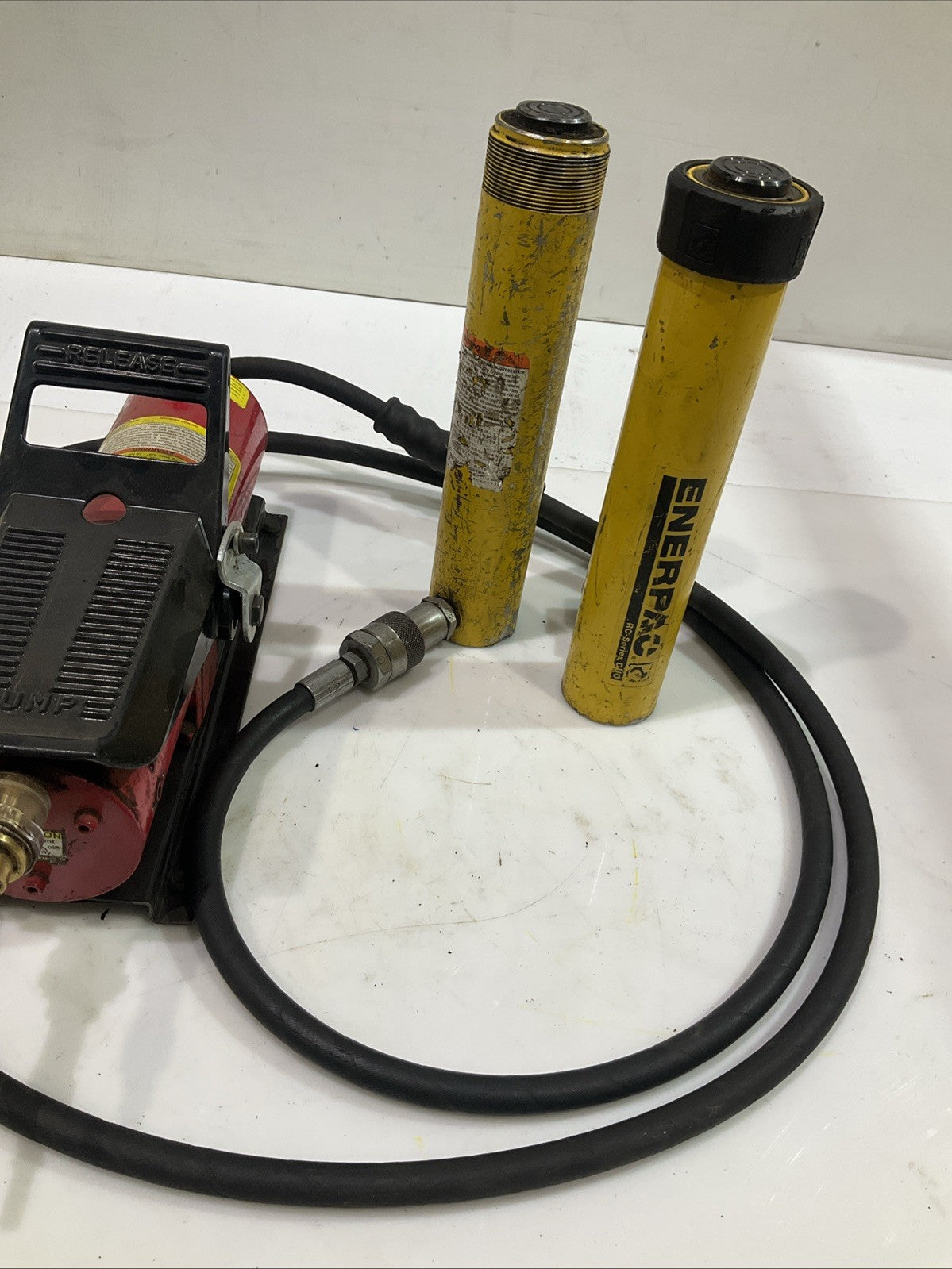 ENERPAC RC108 CENTRAL HYDRAULICS 10,000PSI AIR PUMP 10 TON F4720K SET Y2M