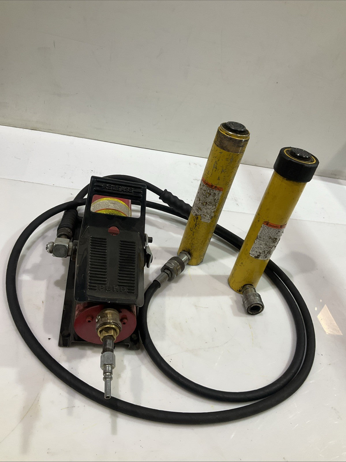 ENERPAC RC108 CENTRAL HYDRAULICS 10,000PSI AIR PUMP 10 TON F4720K SET Y2M
