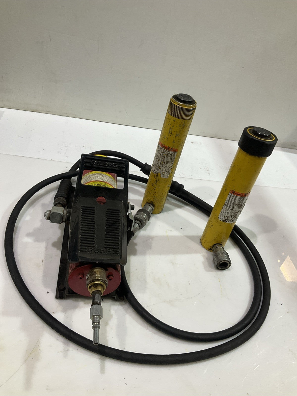 ENERPAC RC108 CENTRAL HYDRAULICS 10,000PSI AIR PUMP 10 TON F4720K SET Y2M