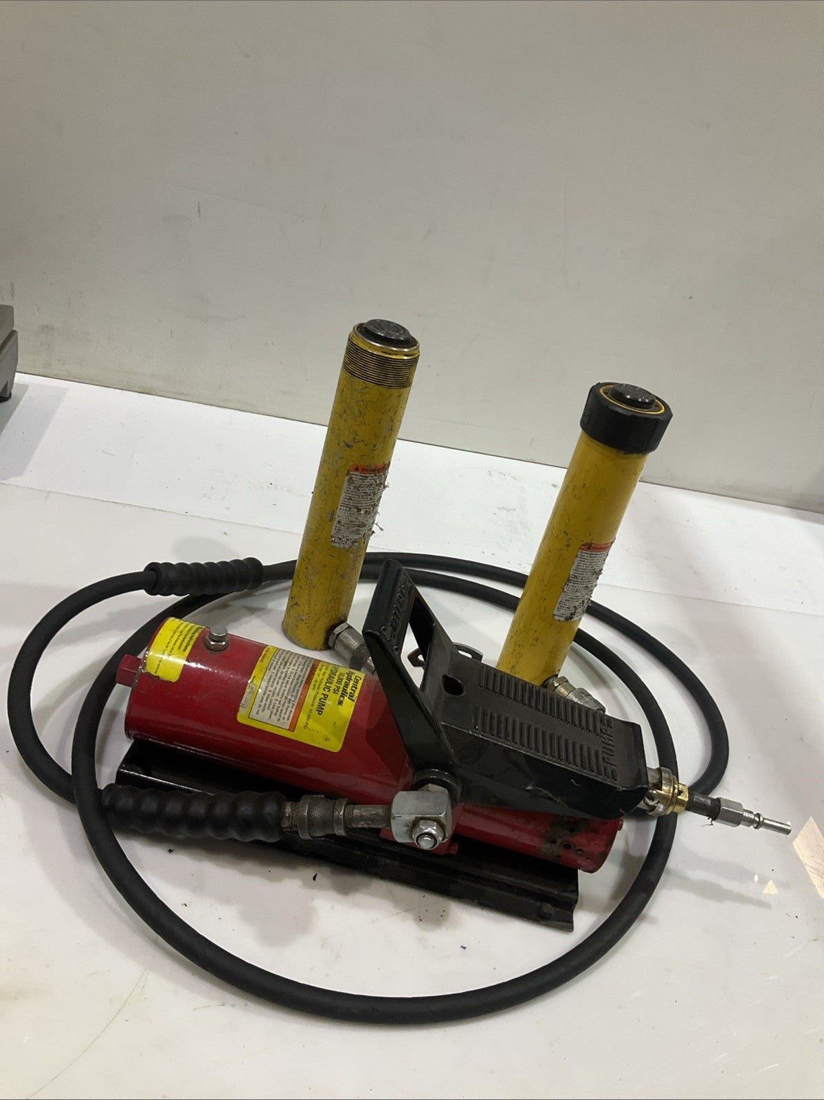 ENERPAC RC108 CENTRAL HYDRAULICS 10,000PSI AIR PUMP 10 TON F4720K SET Y2M