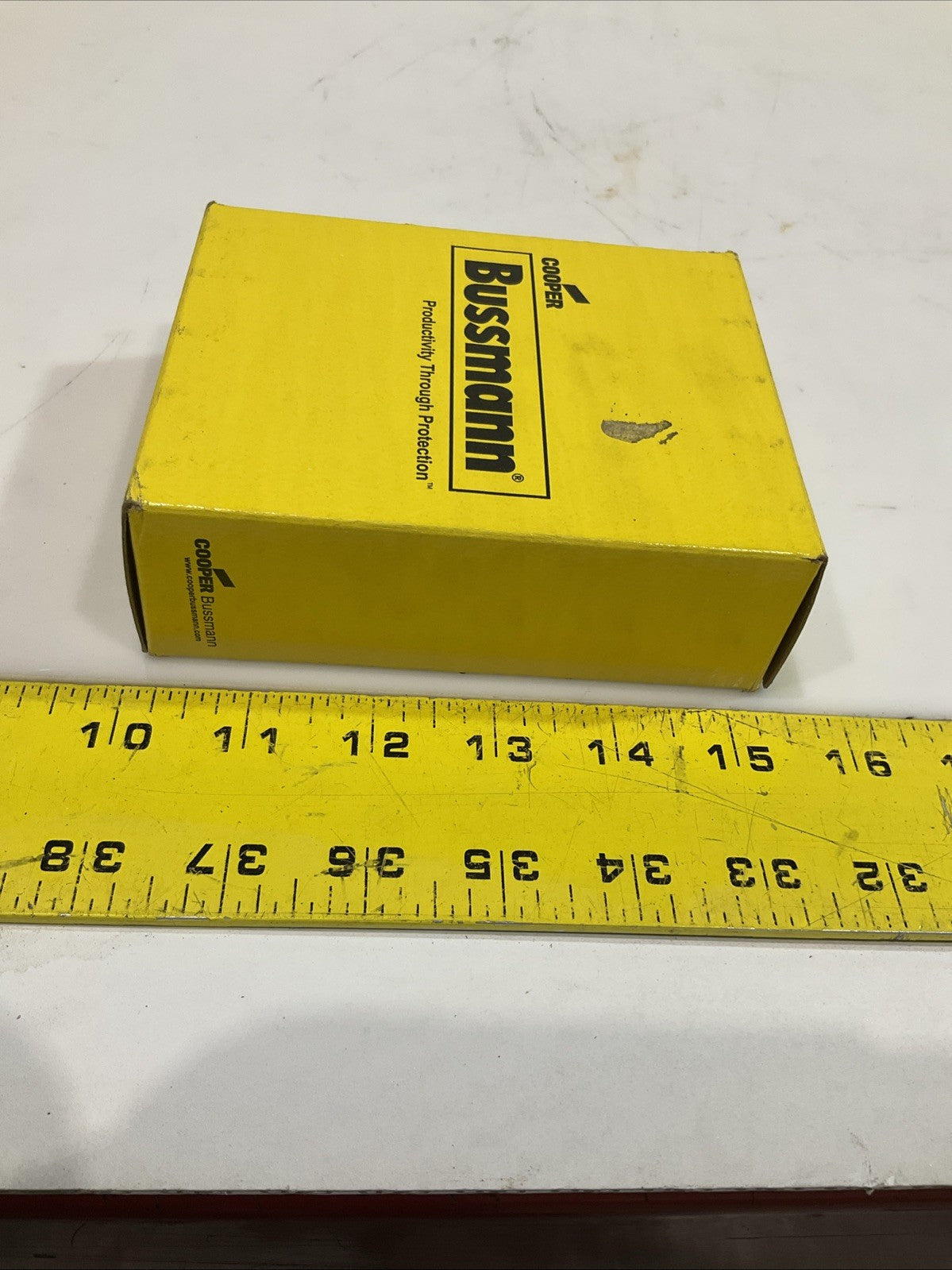 BUSSMANN NOS-10 GENERAL PURPOSE GLASS K5 FUSE LOT OF 10 Z2M