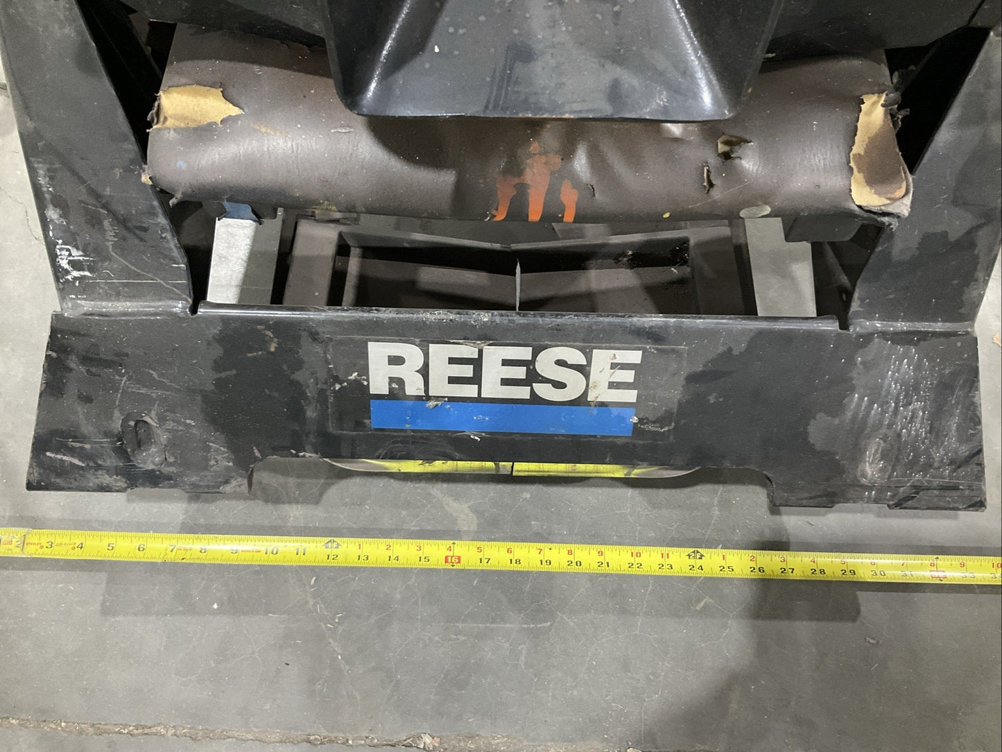 REESE 30033 FIFTH WHEEL WITH TRAILER HITCH RECEIVER 22,000LB CAPACITY