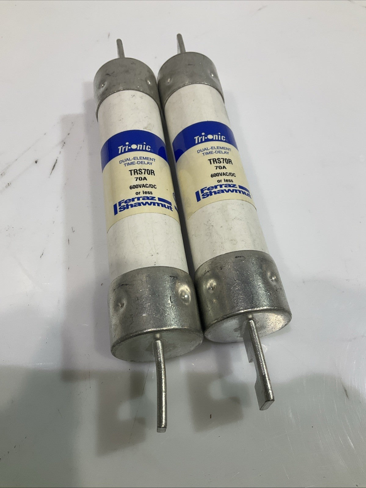 FERRAZ SHAWMUT TRS70R 70A DUAL-ELEMENT TIME DELAY FUSE LOT OF 2 Z2M