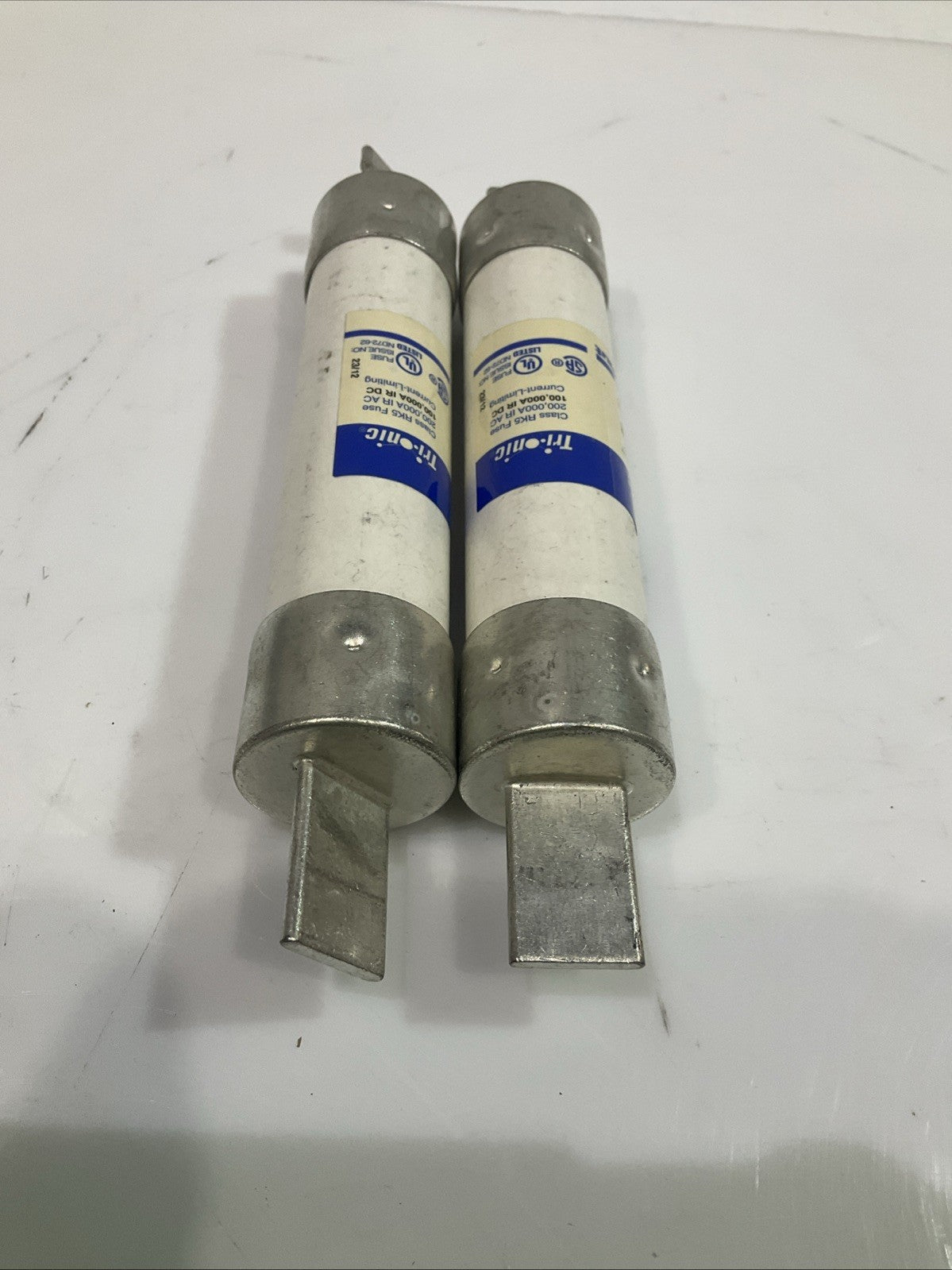 FERRAZ SHAWMUT TRS70R 70A DUAL-ELEMENT TIME DELAY FUSE LOT OF 2 Z2M