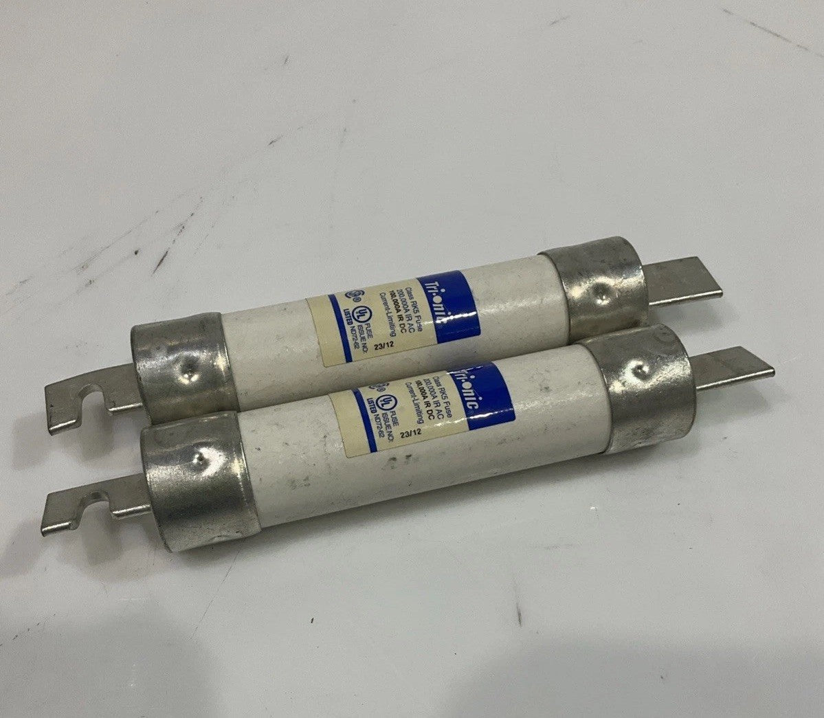 FERRAZ SHAWMUT TRS70R 70A DUAL-ELEMENT TIME DELAY FUSE LOT OF 2 Z2M